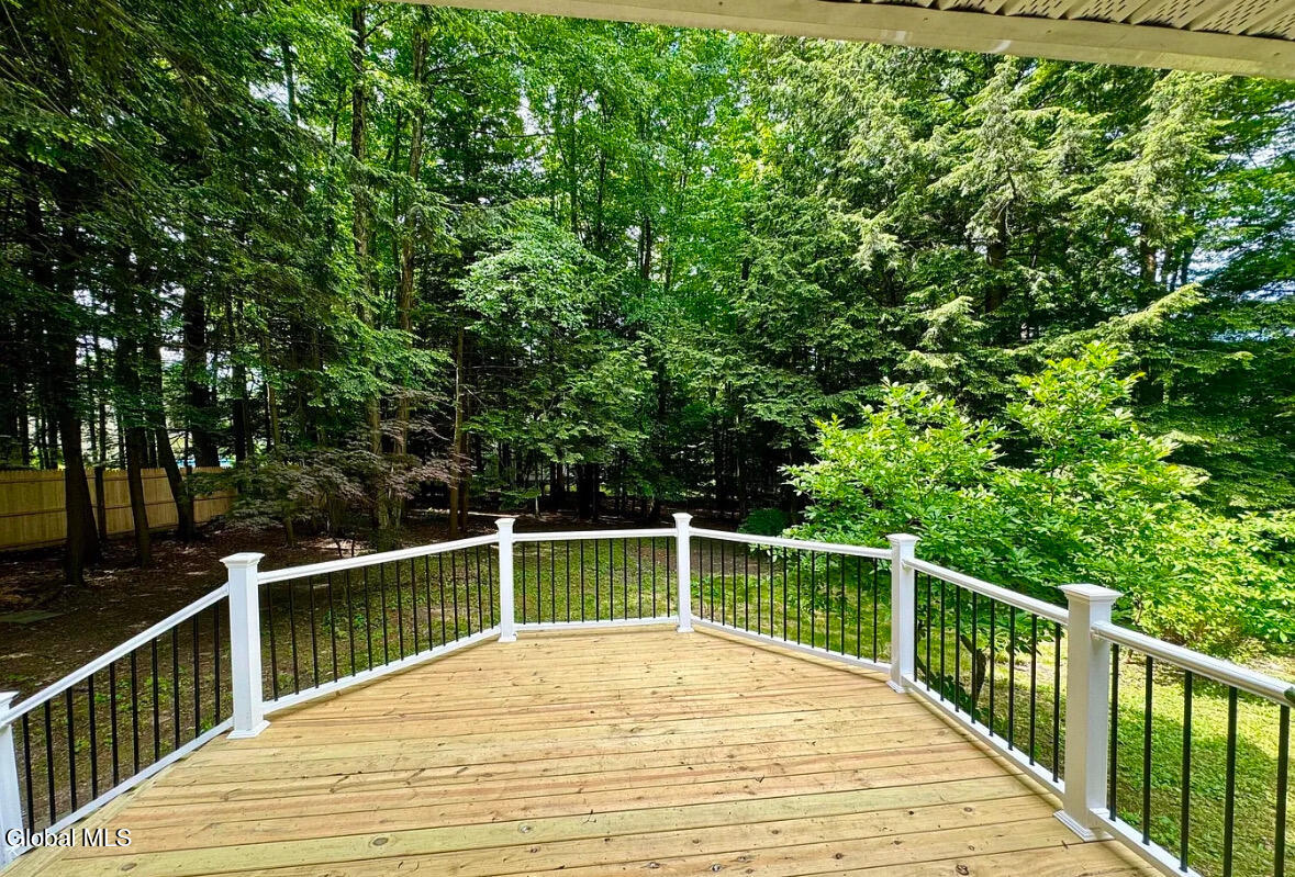 Greenfield Center, New York 12833, United States, 3 Bedrooms Bedrooms, ,2 BathroomsBathrooms,Residential,Pending,202886