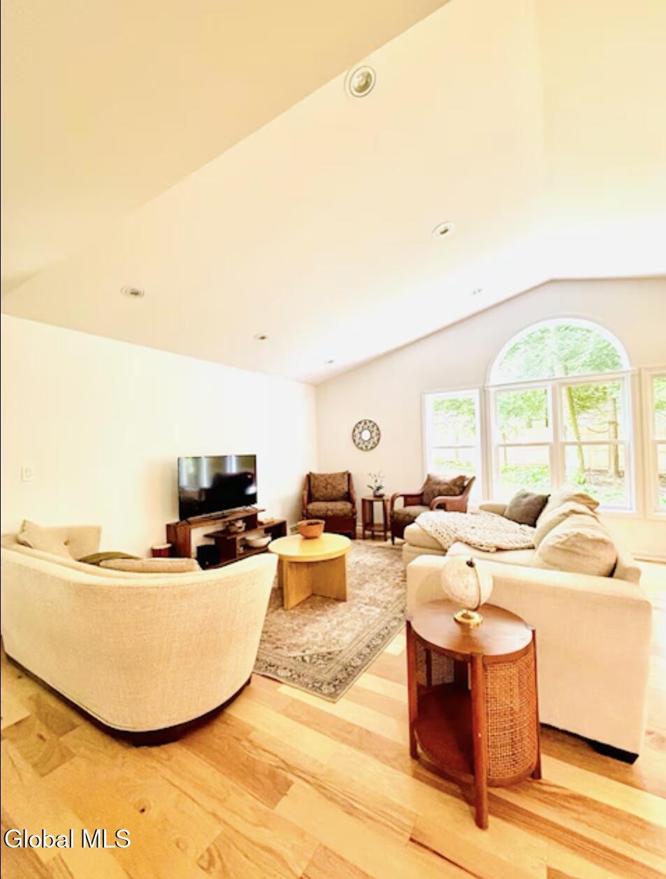 Greenfield Center, New York 12833, United States, 3 Bedrooms Bedrooms, ,2 BathroomsBathrooms,Residential,Pending,202886