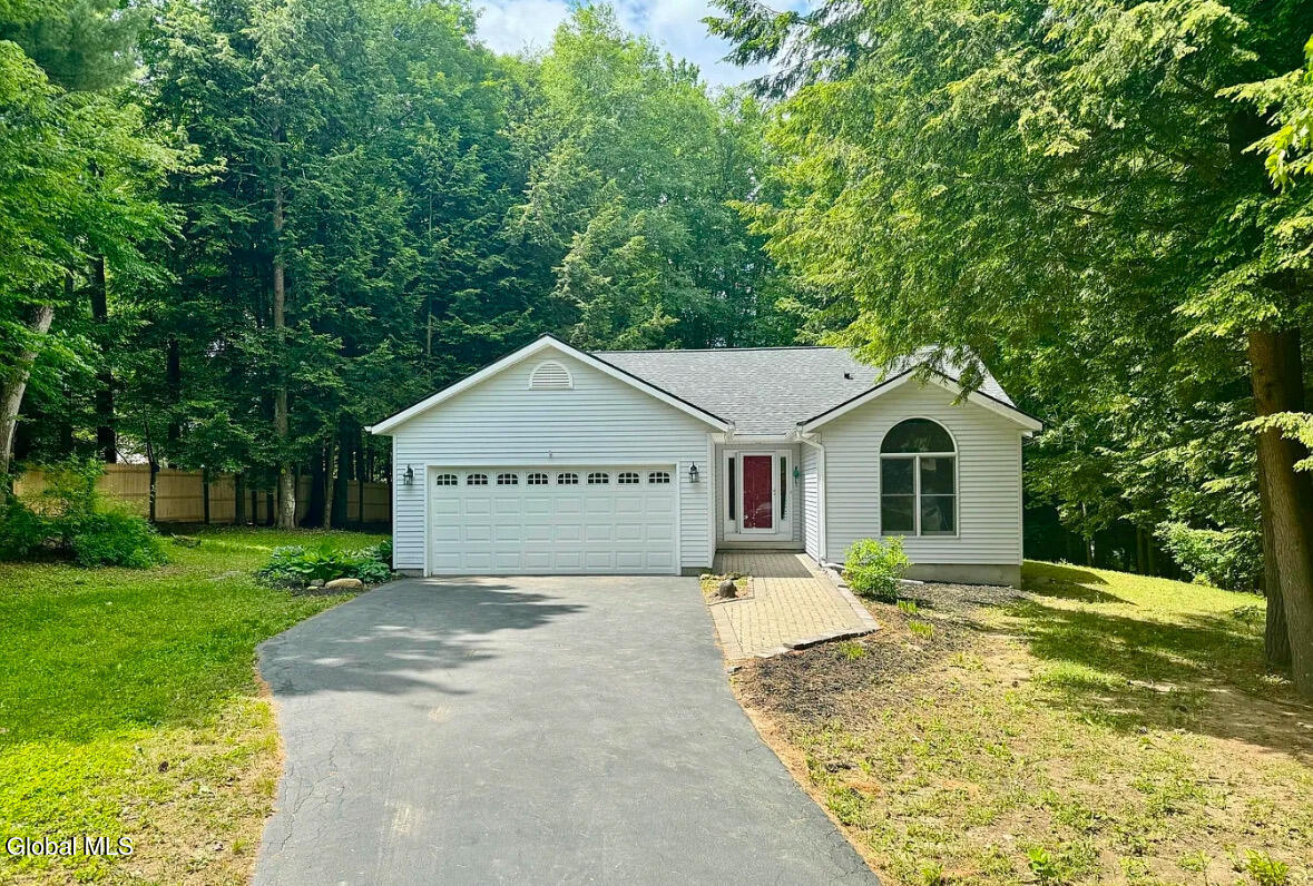 Greenfield Center, New York 12833, United States, 3 Bedrooms Bedrooms, ,2 BathroomsBathrooms,Residential,Pending,202886