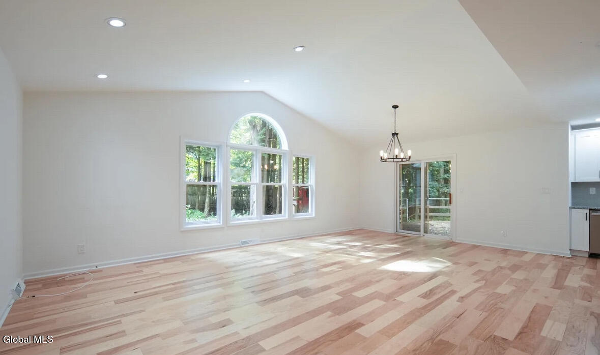 Greenfield Center, New York 12833, United States, 3 Bedrooms Bedrooms, ,2 BathroomsBathrooms,Residential,Pending,202886