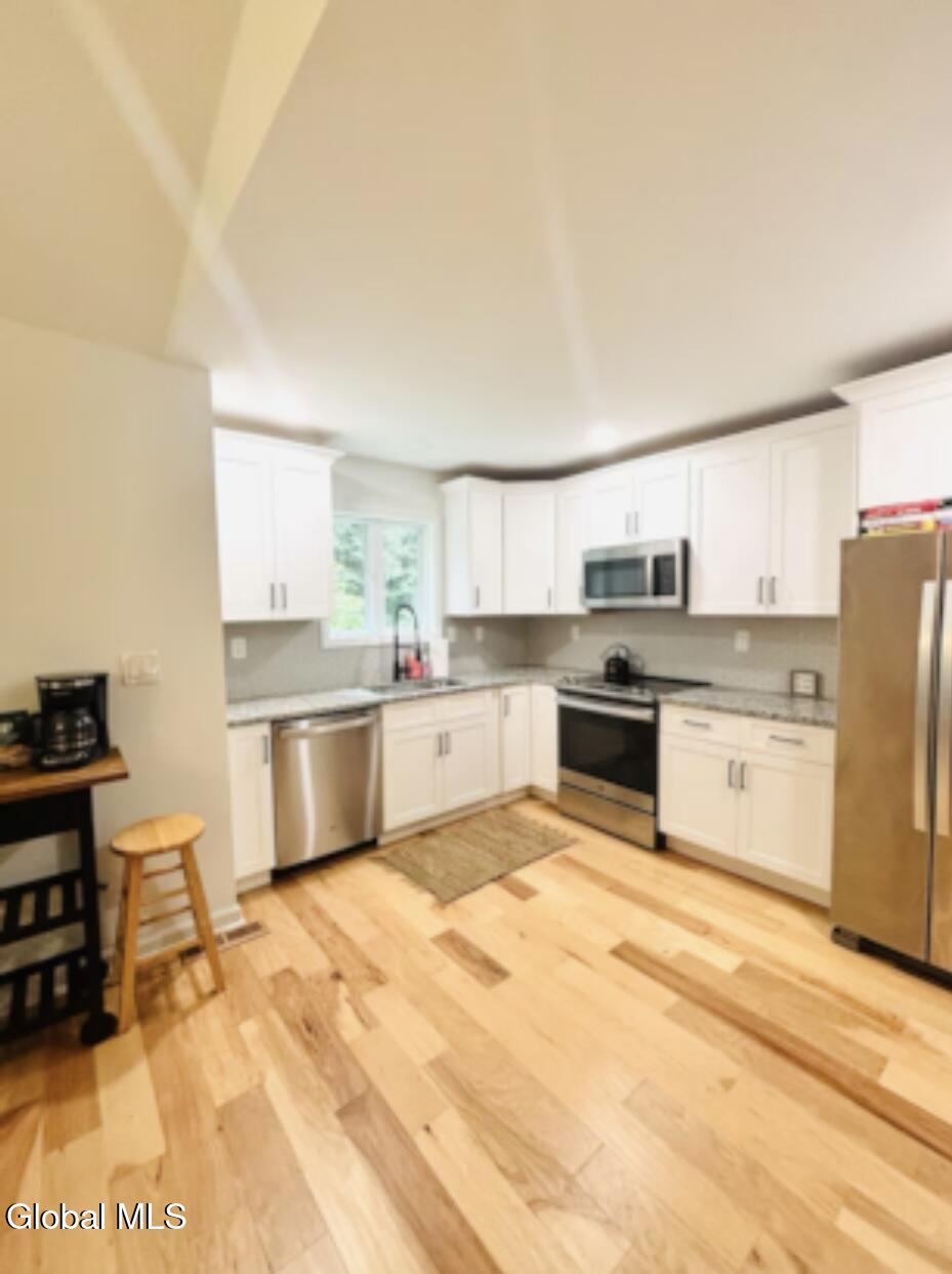 Greenfield Center, New York 12833, United States, 3 Bedrooms Bedrooms, ,2 BathroomsBathrooms,Residential,Pending,202886