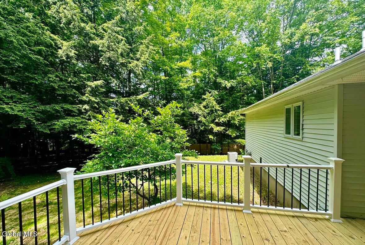 Greenfield Center, New York 12833, United States, 3 Bedrooms Bedrooms, ,2 BathroomsBathrooms,Residential,Pending,202886