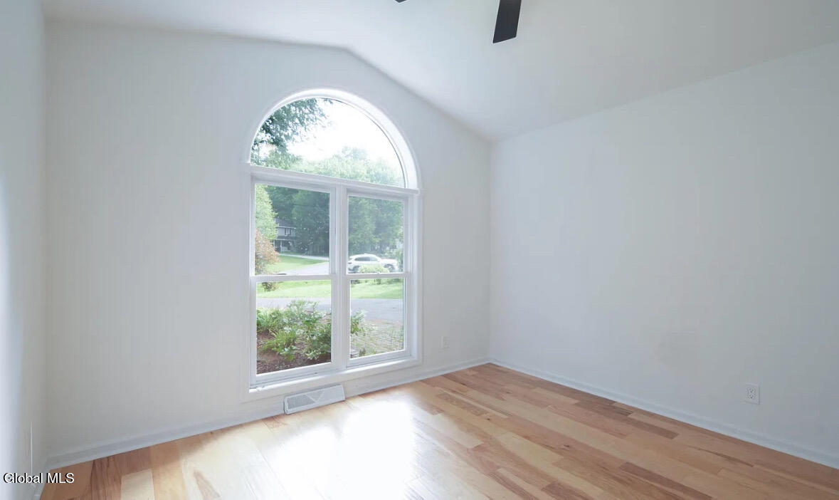 Greenfield Center, New York 12833, United States, 3 Bedrooms Bedrooms, ,2 BathroomsBathrooms,Residential,Pending,202886