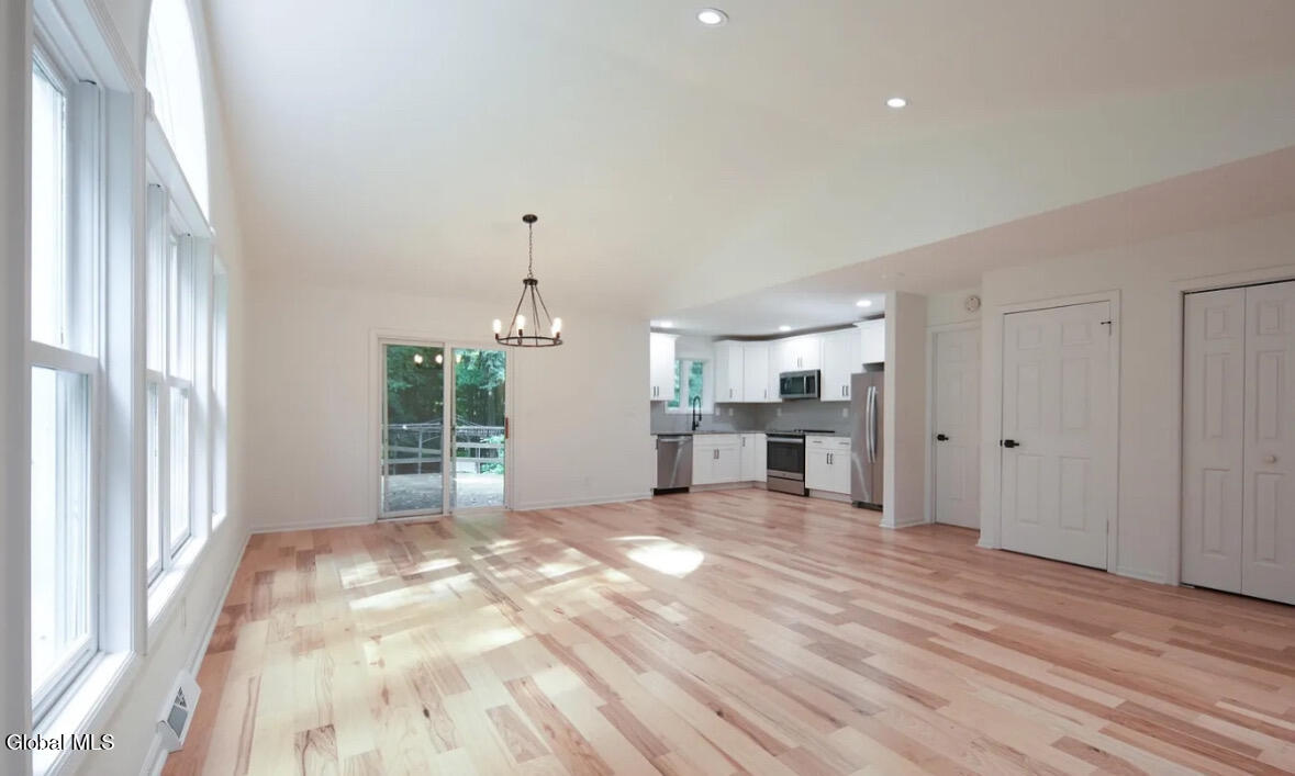 Greenfield Center, New York 12833, United States, 3 Bedrooms Bedrooms, ,2 BathroomsBathrooms,Residential,Pending,202886