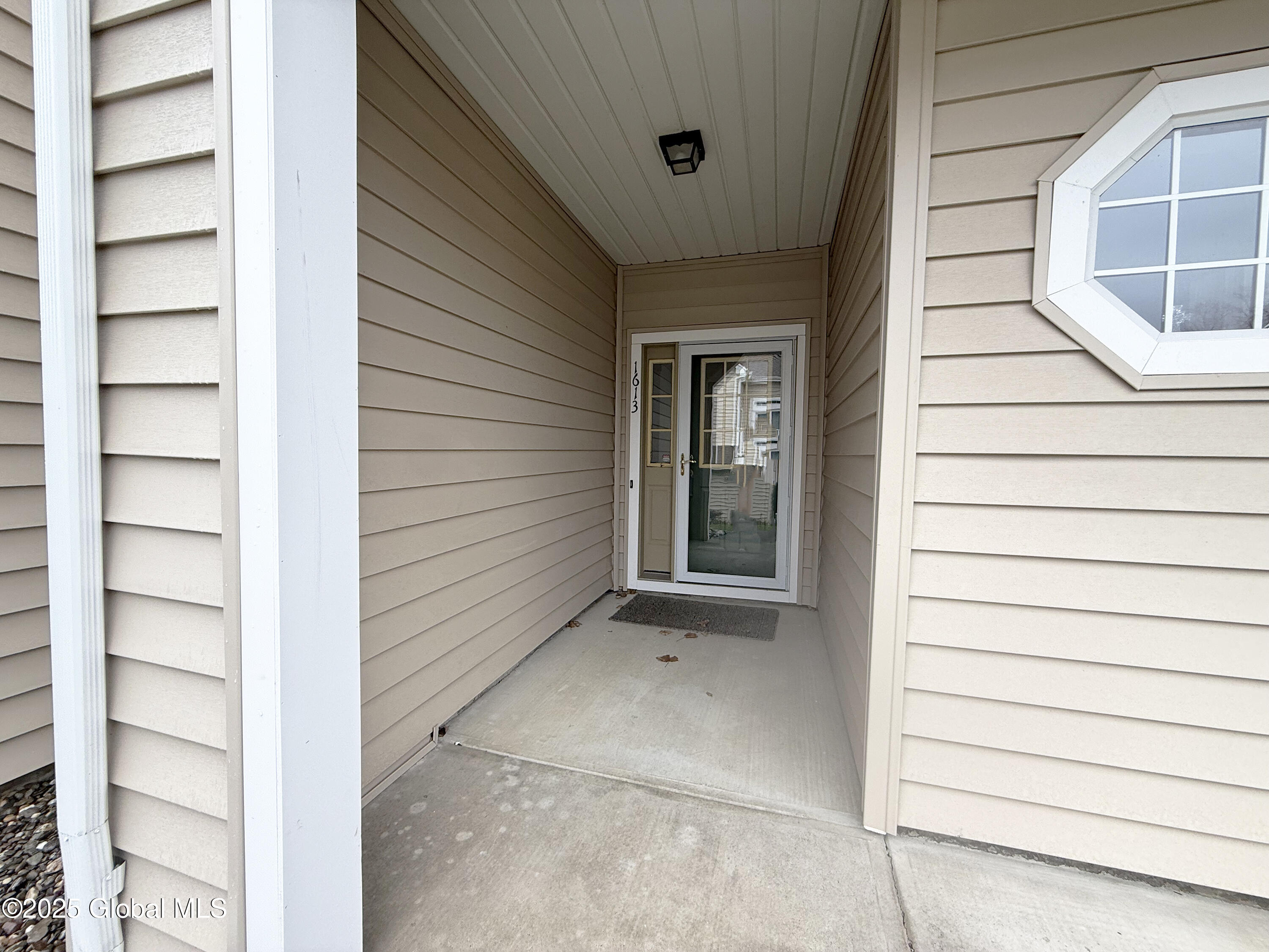 1613 Hampton Pl Boulevard, Troy, New York image 5