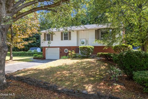 Photo of 30 Spa Drive, Saratoga Springs, NY 12866 (MLS # 202525606)