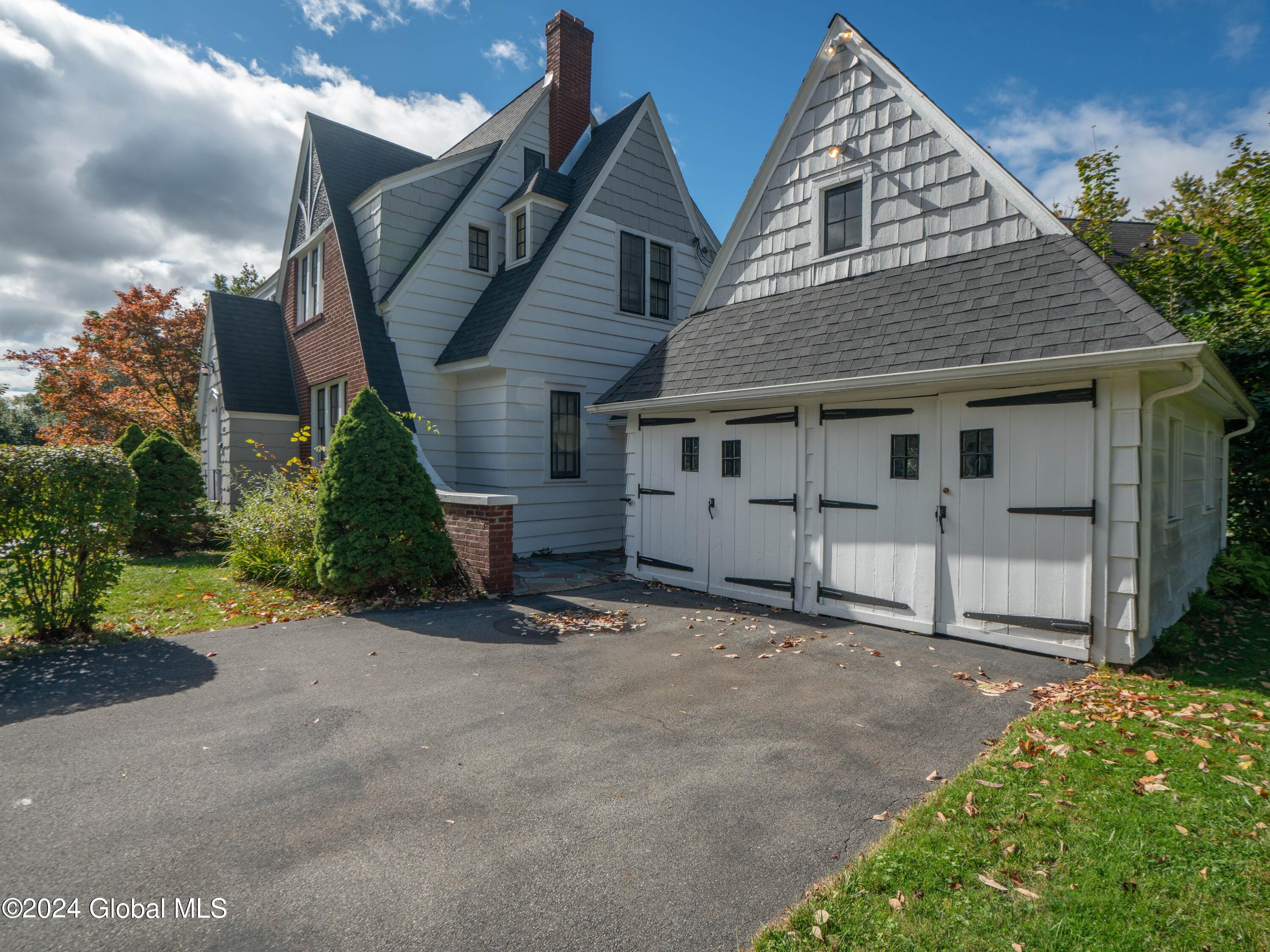 1387 Keyes Ave Avenue, Niskayuna, New York image 4