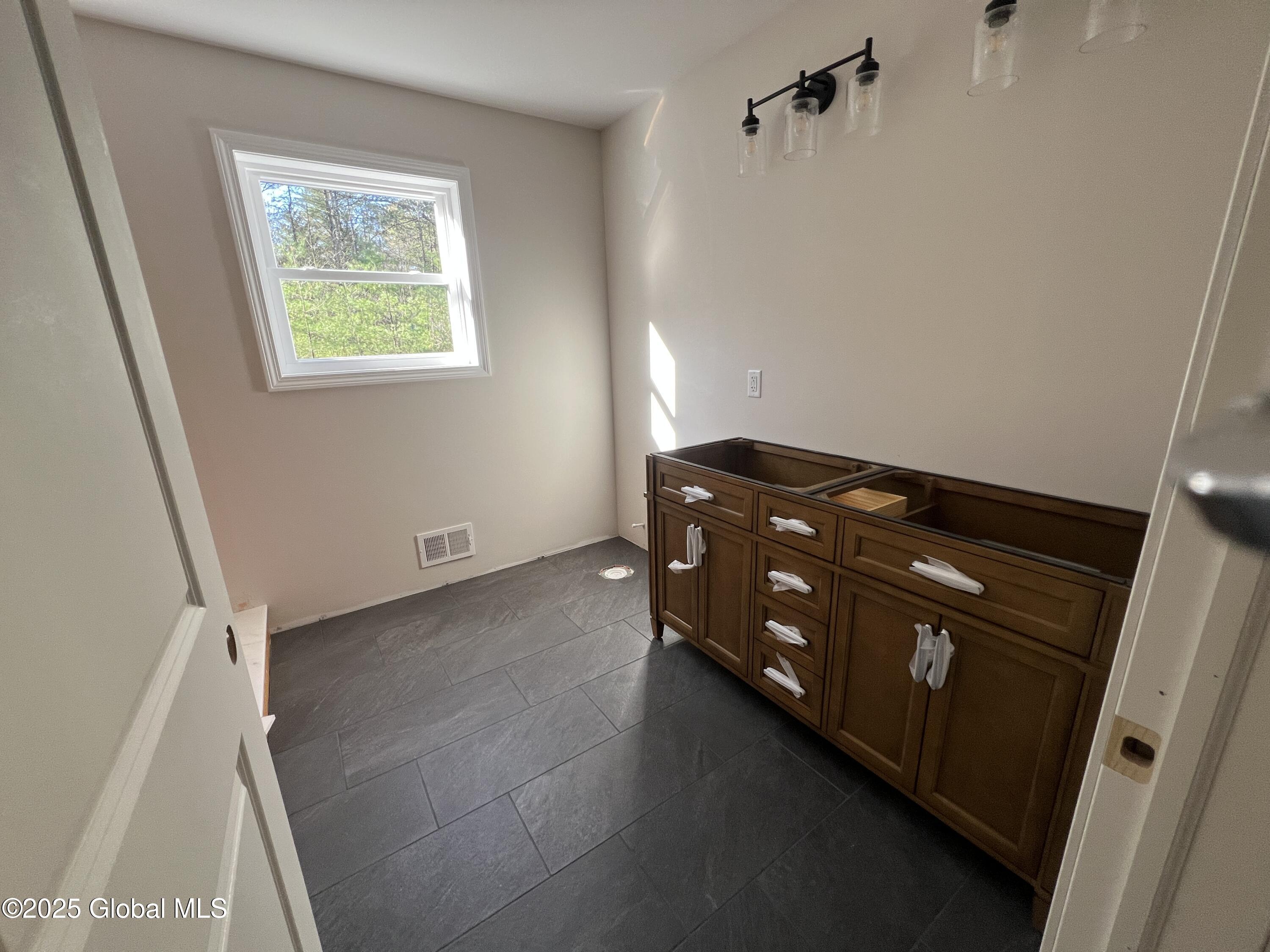 107 Potter Road, Gansevoort, New York image 6
