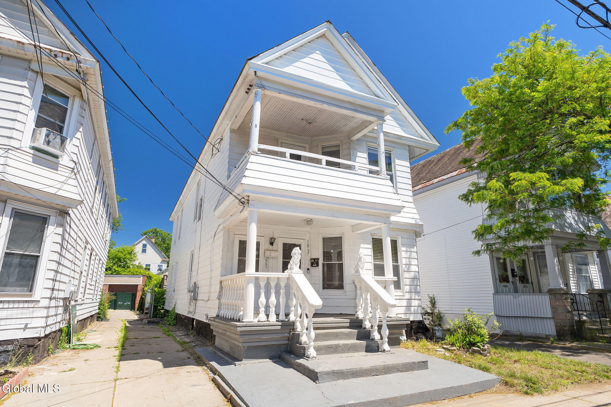 1065 Willett Street