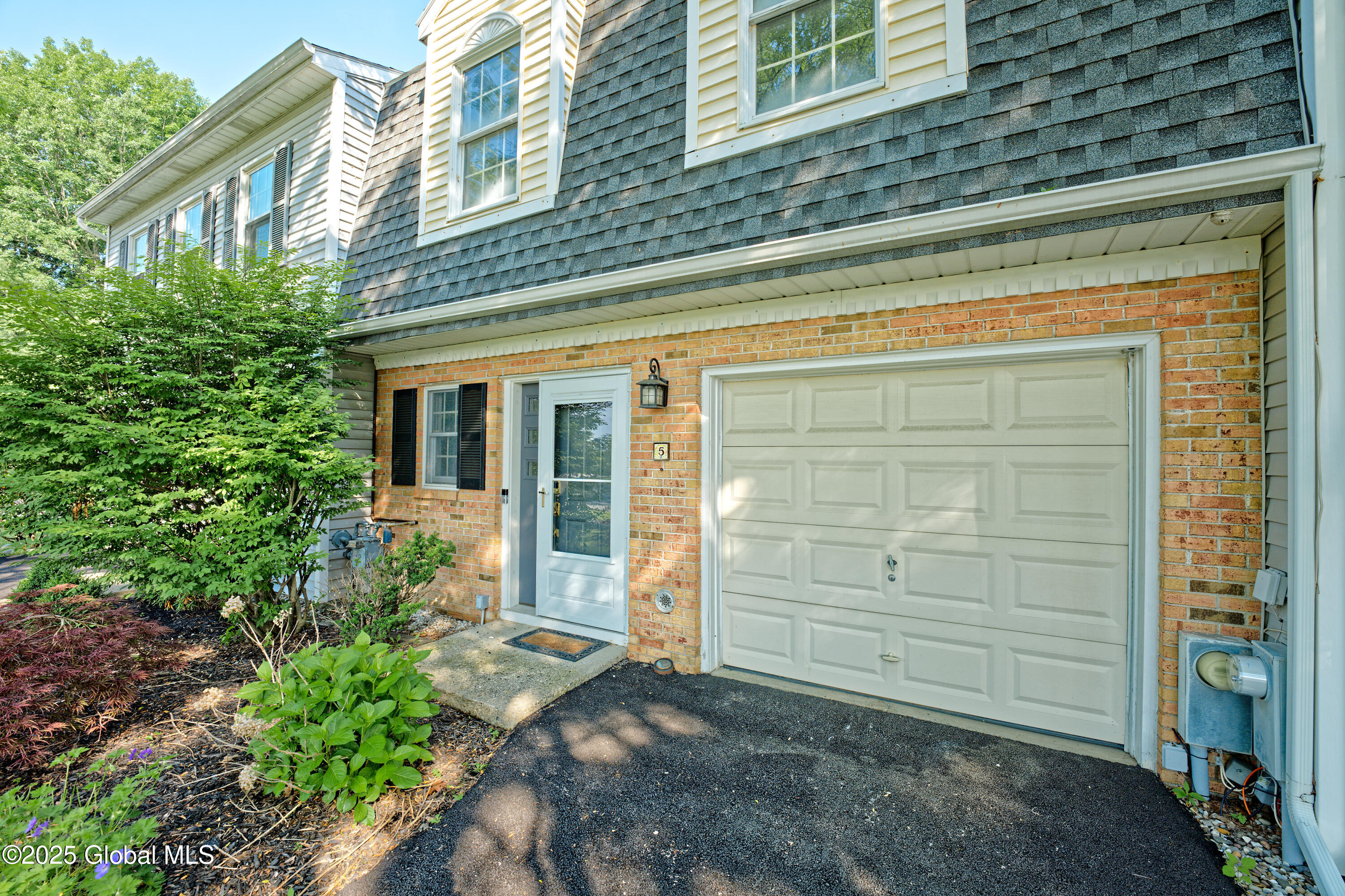 5 Bridgewood Lane