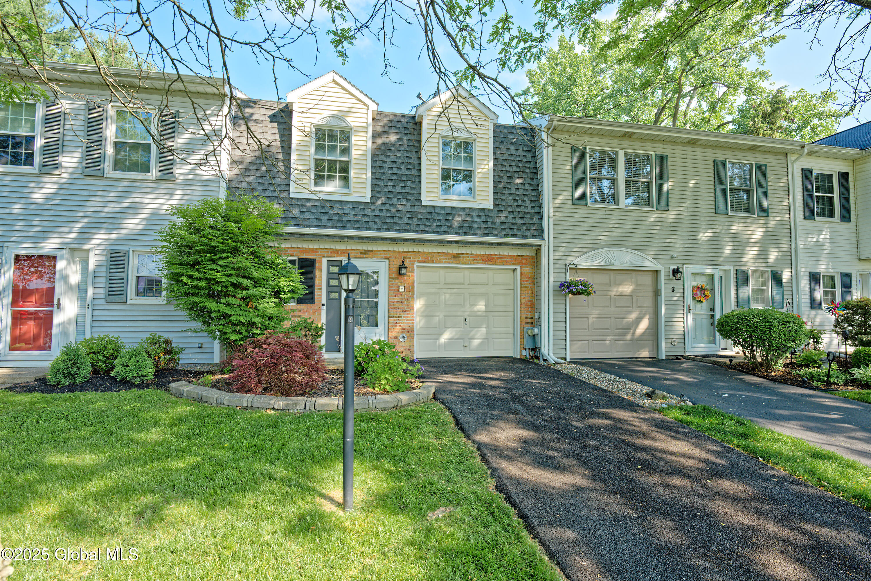 5 Bridgewood Lane