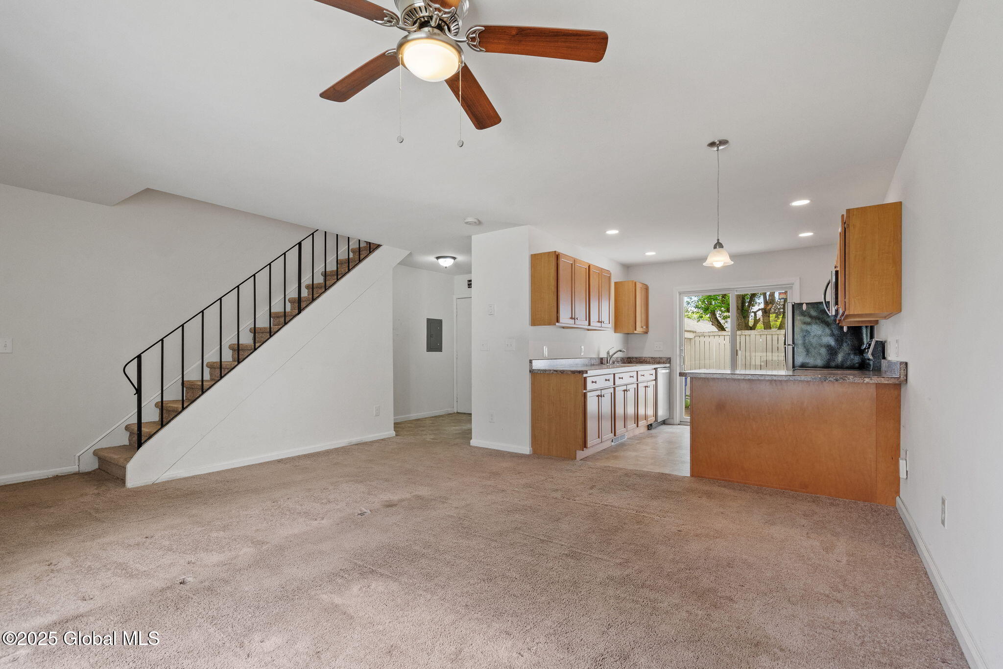 2403 S Rockport Court, East Greenbush, New York image 10