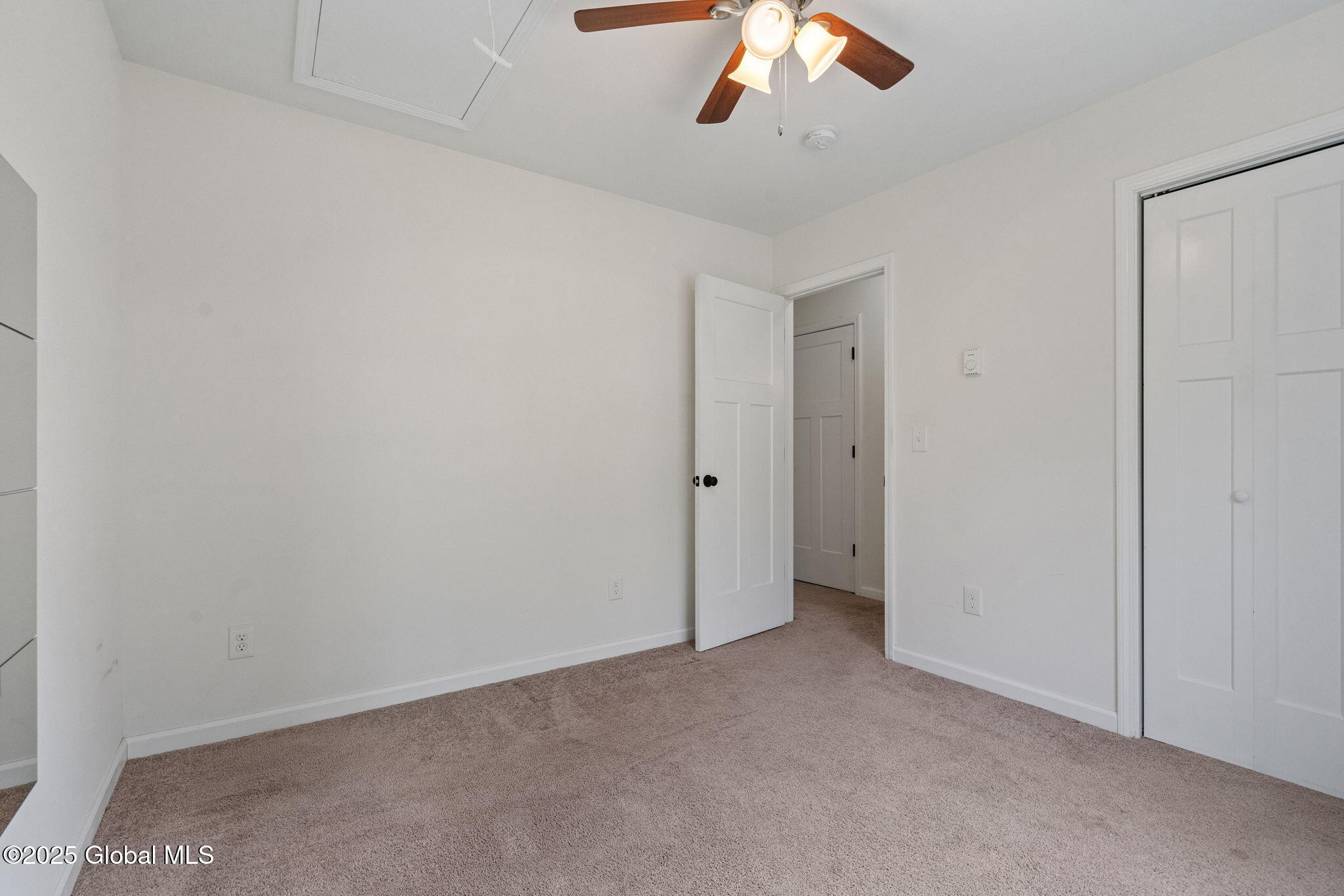 2403 S Rockport Court, East Greenbush, New York image 15