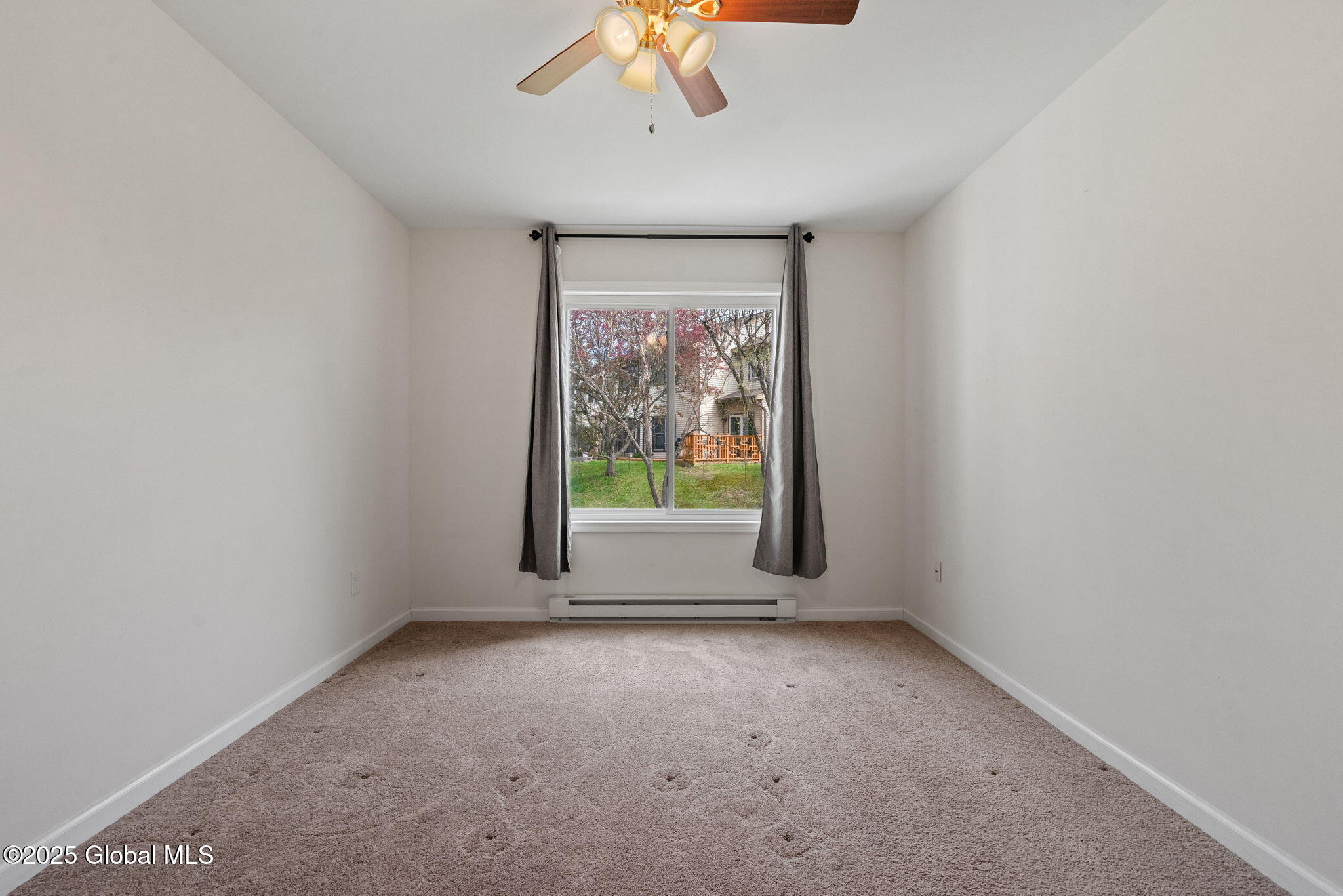 2403 S Rockport Court, East Greenbush, New York image 18