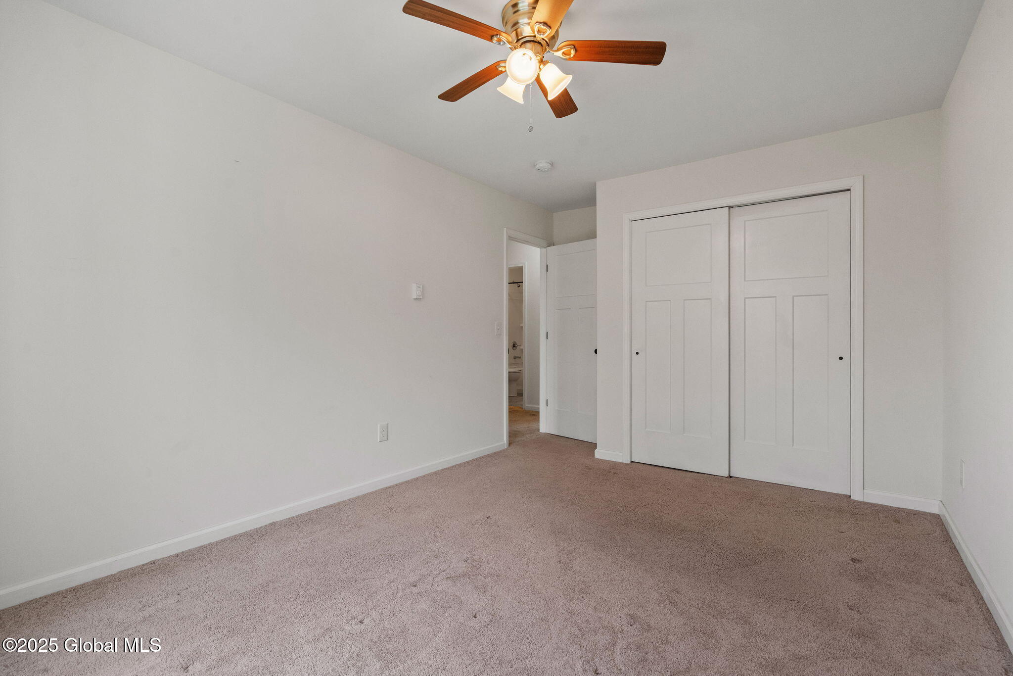 2403 S Rockport Court, East Greenbush, New York image 17