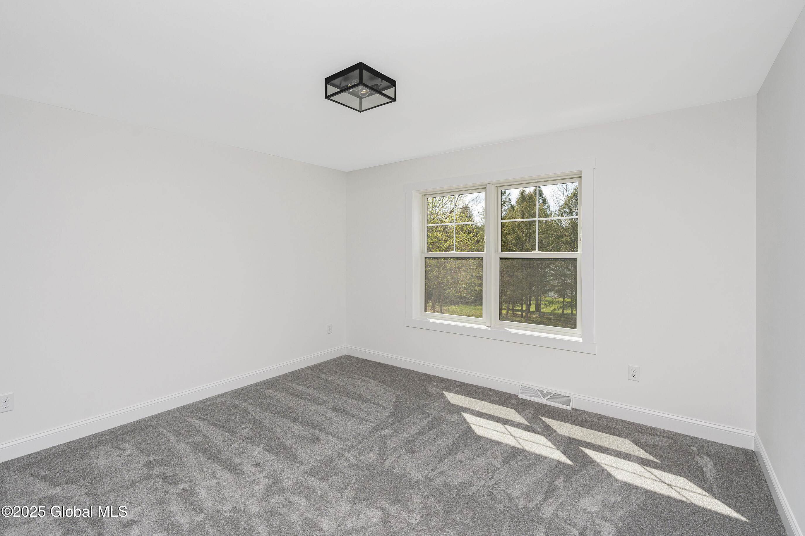 225 Pinewood Drive, Guilderland, New York image 47