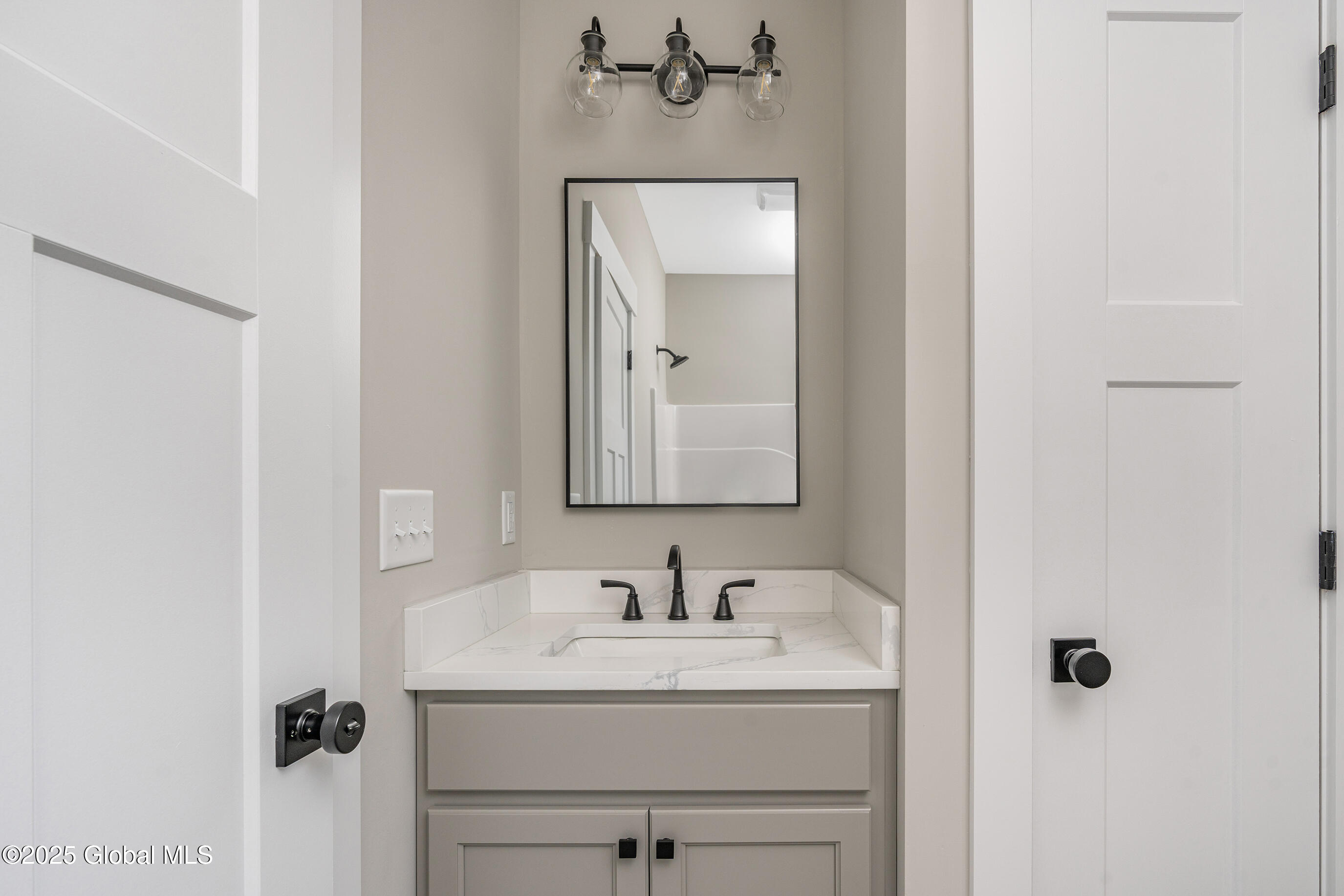 225 Pinewood Drive, Guilderland, New York image 33