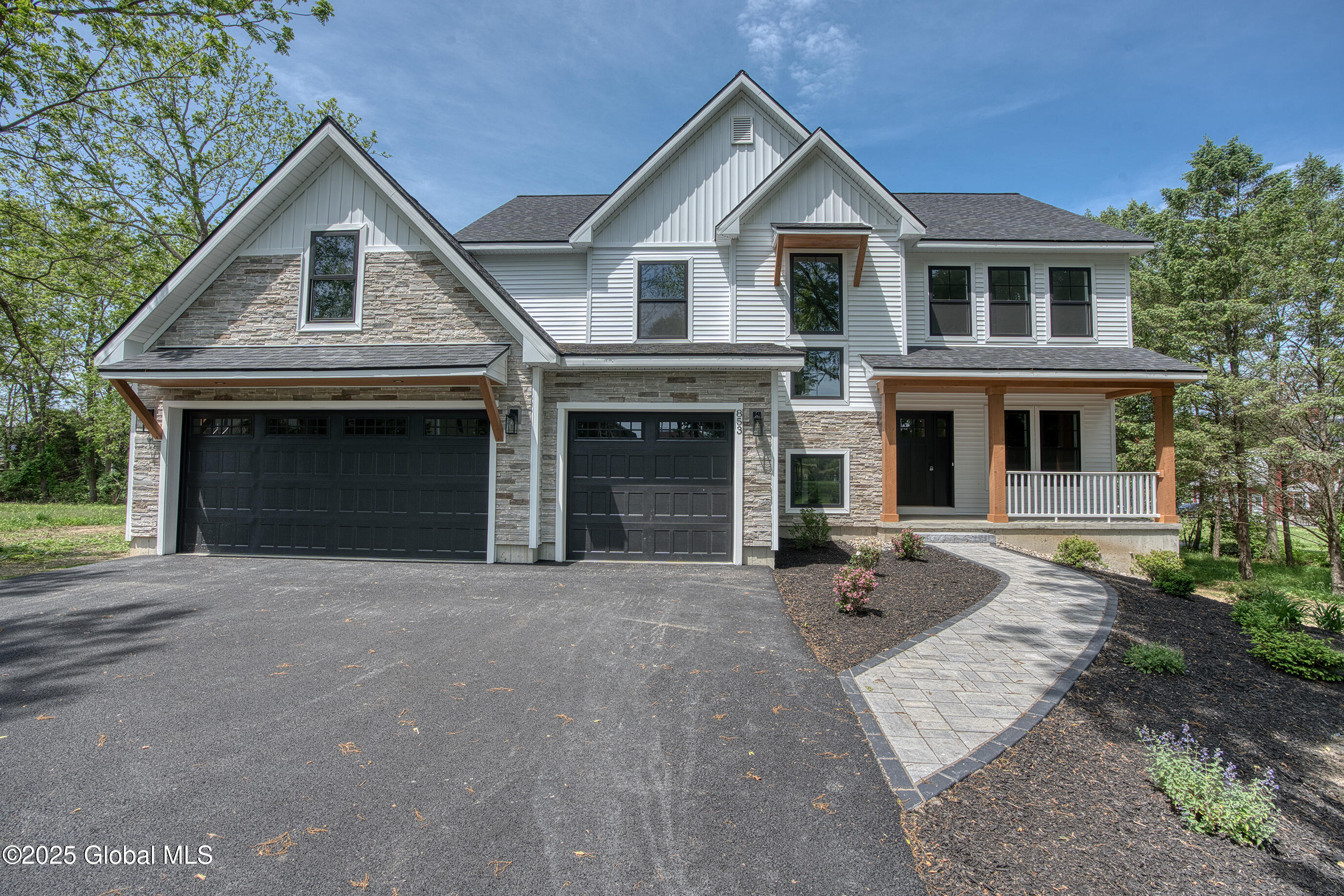 225 Pinewood Drive, Guilderland, New York image 2