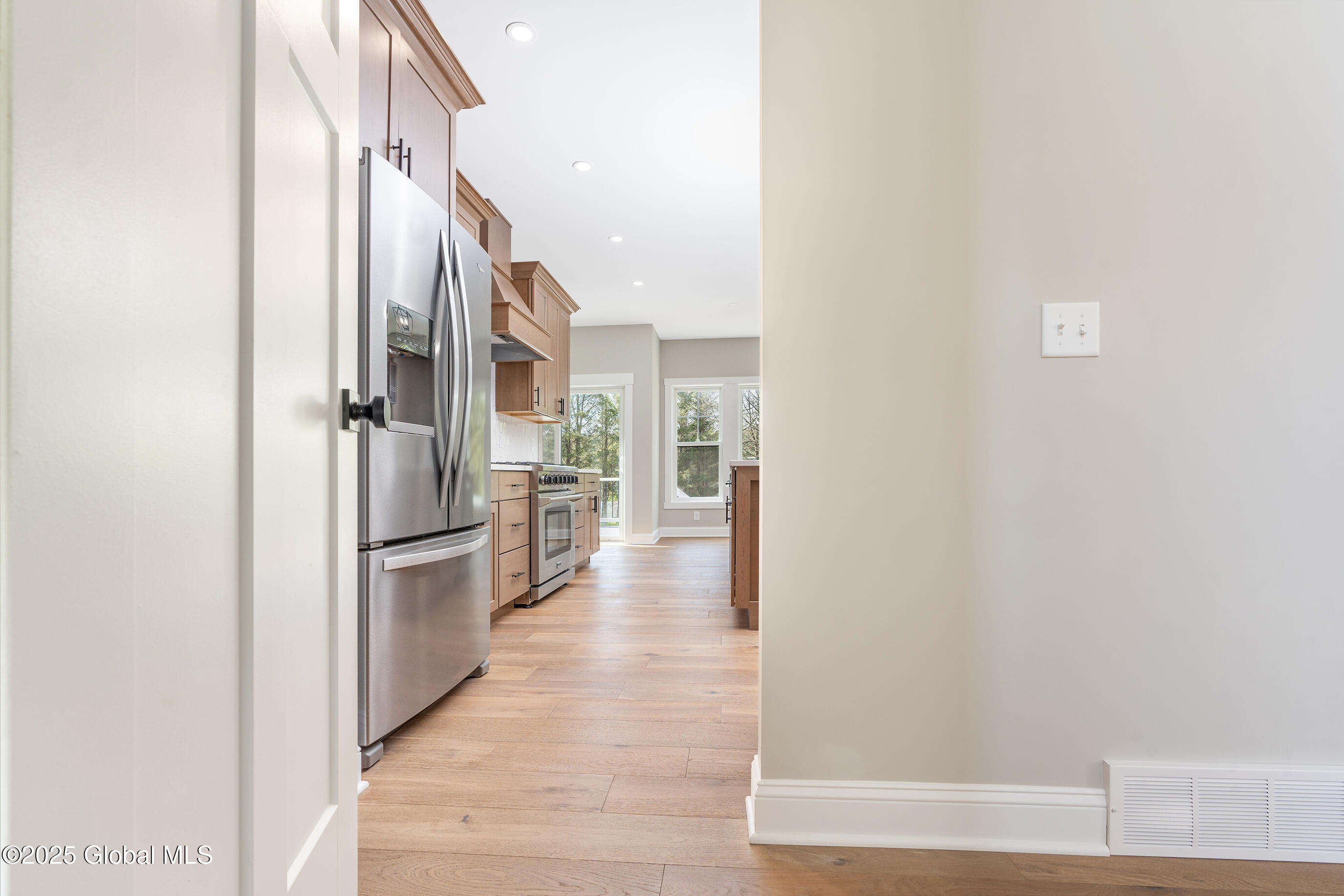 225 Pinewood Drive, Guilderland, New York image 11