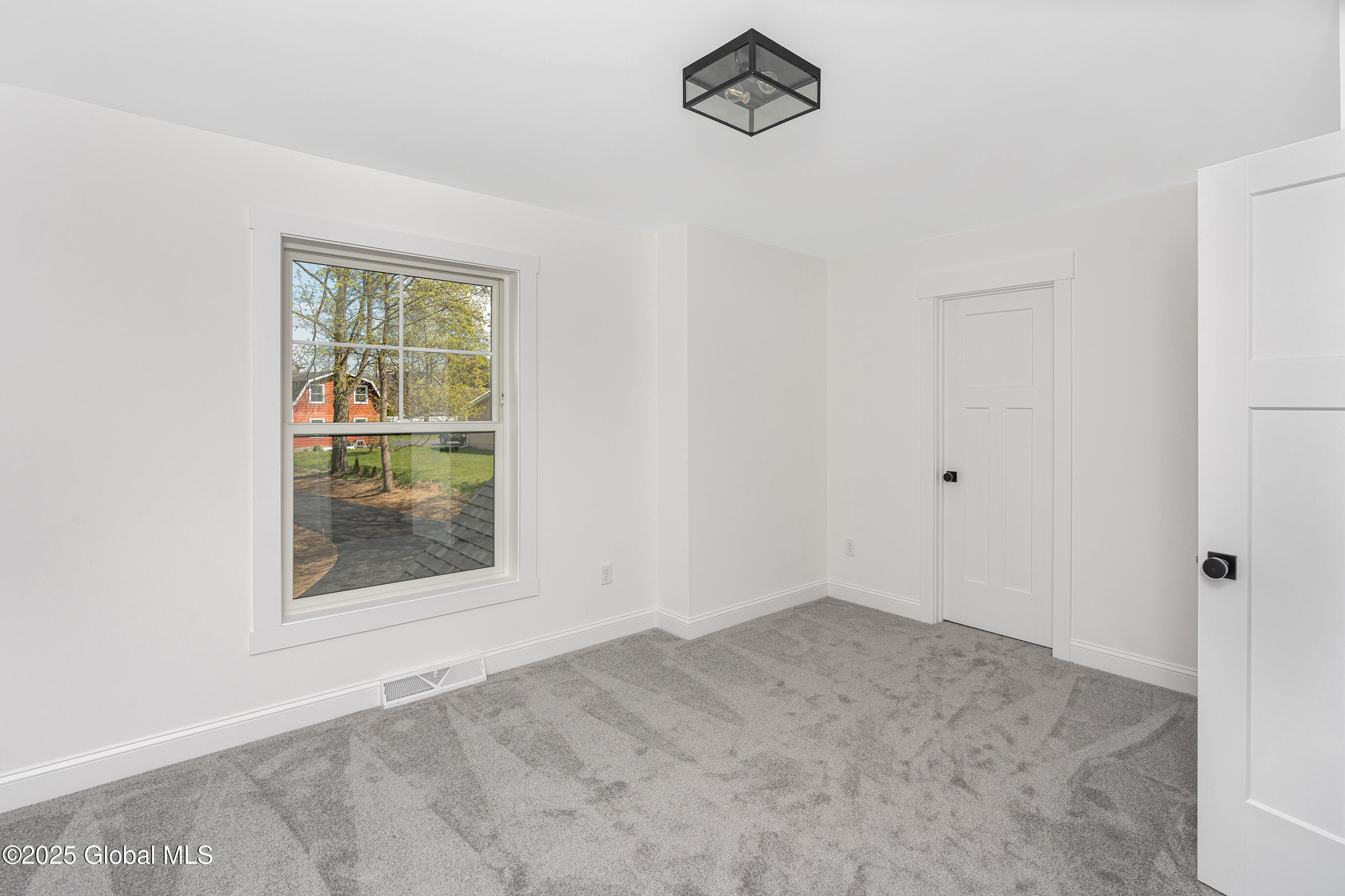 225 Pinewood Drive, Guilderland, New York image 46