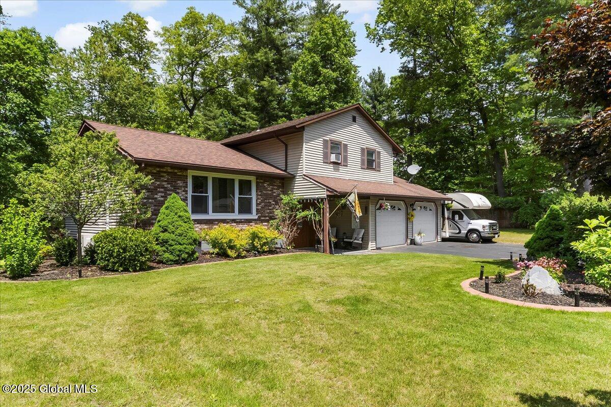 617 Cindy Lane, Ballston Spa, New York image 2