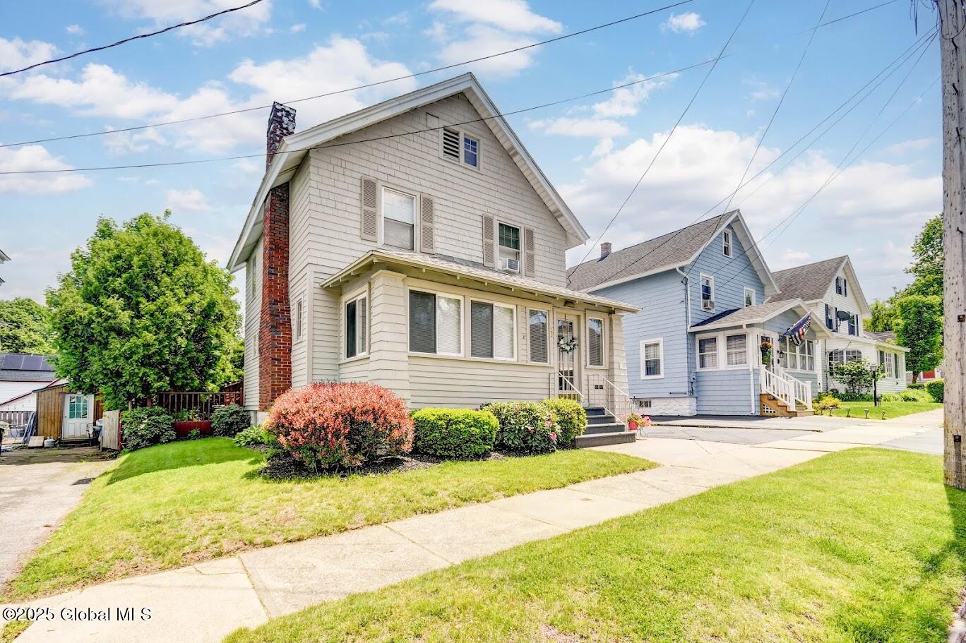 33 Monroe Street, Gloversville, New York image 1