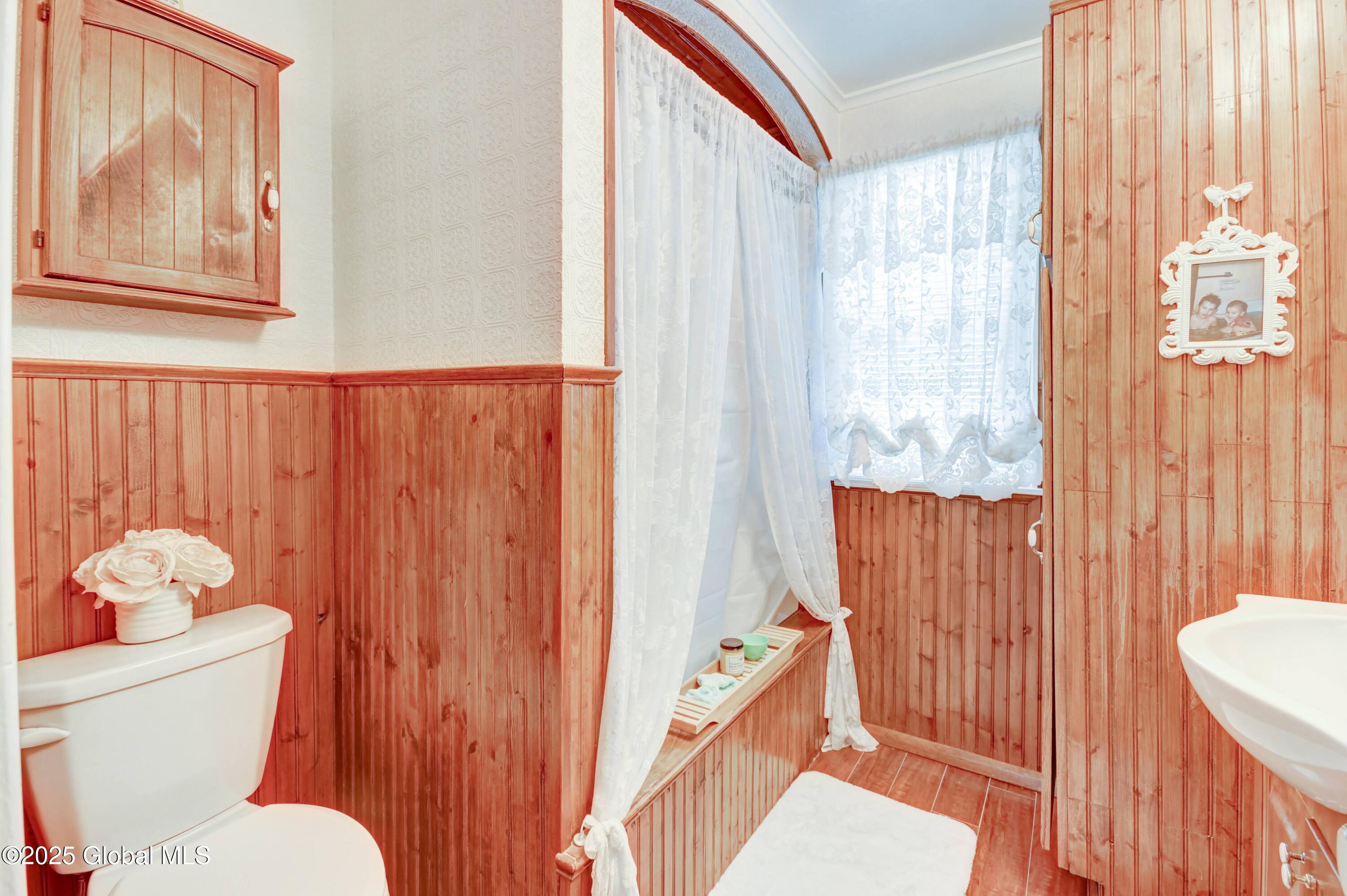 33 Monroe Street, Gloversville, New York image 33