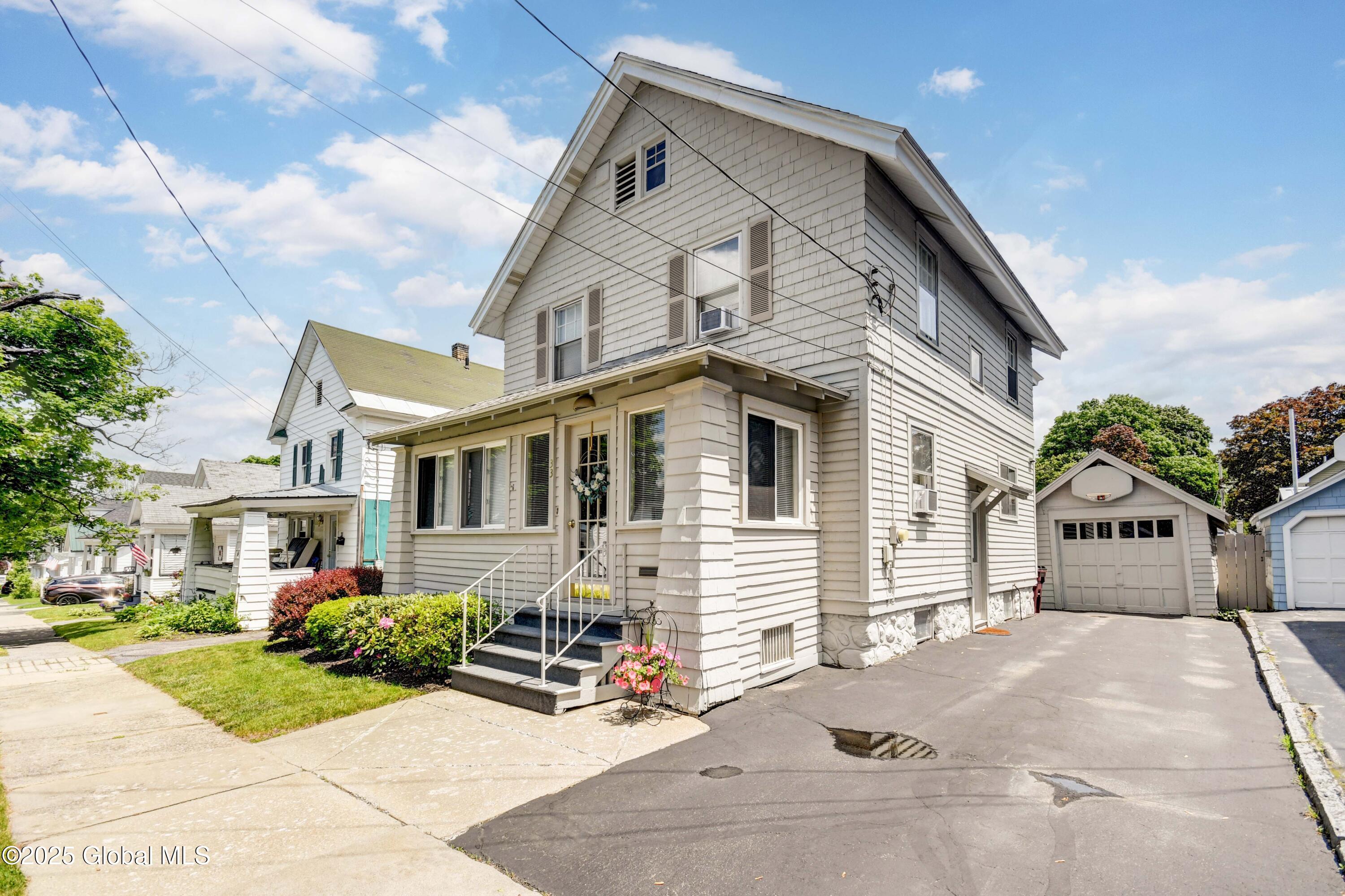 33 Monroe Street, Gloversville, New York image 7