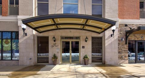 Photo of 38 High Rock Avenue #APT 4A, Saratoga Springs, NY 12866 (MLS # 202527937)