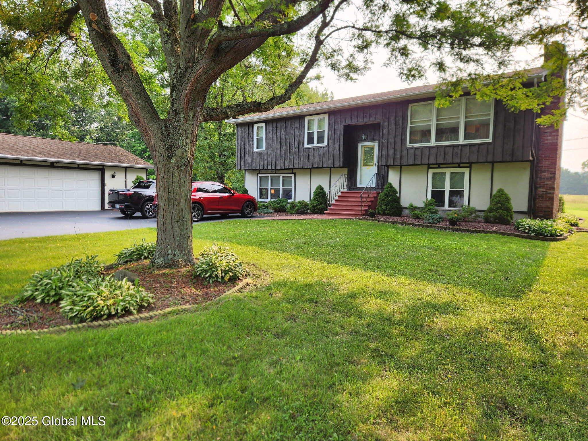 11 Empire Drive, Poestenkill, New York image 2