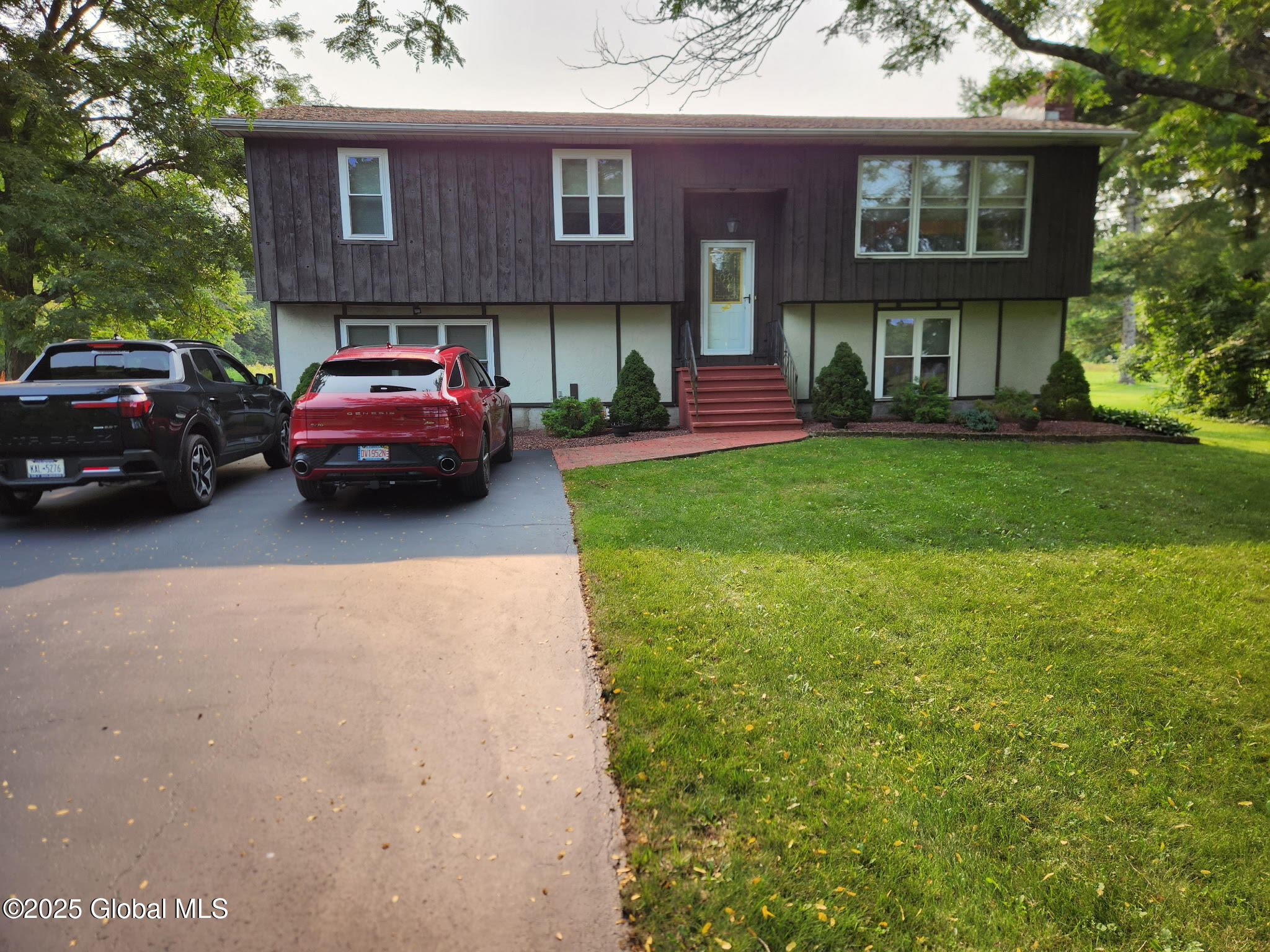 11 Empire Drive, Poestenkill, New York image 1