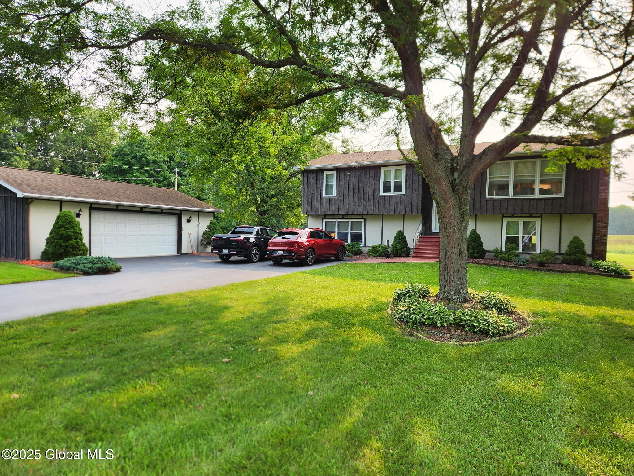 11 Empire Drive, Poestenkill, New York image 3