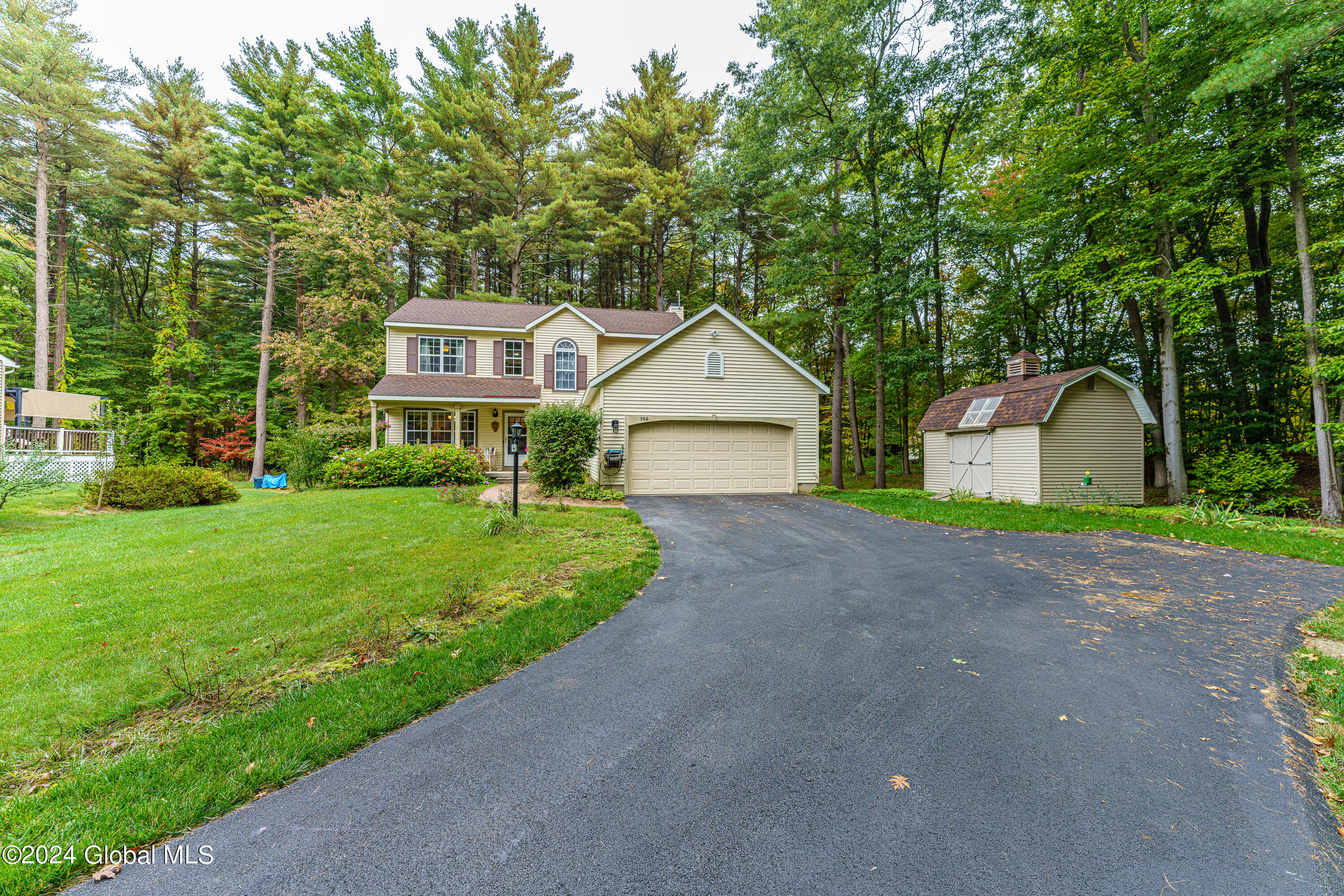 38B Huntwood Drive, Clifton Park, New York image 1