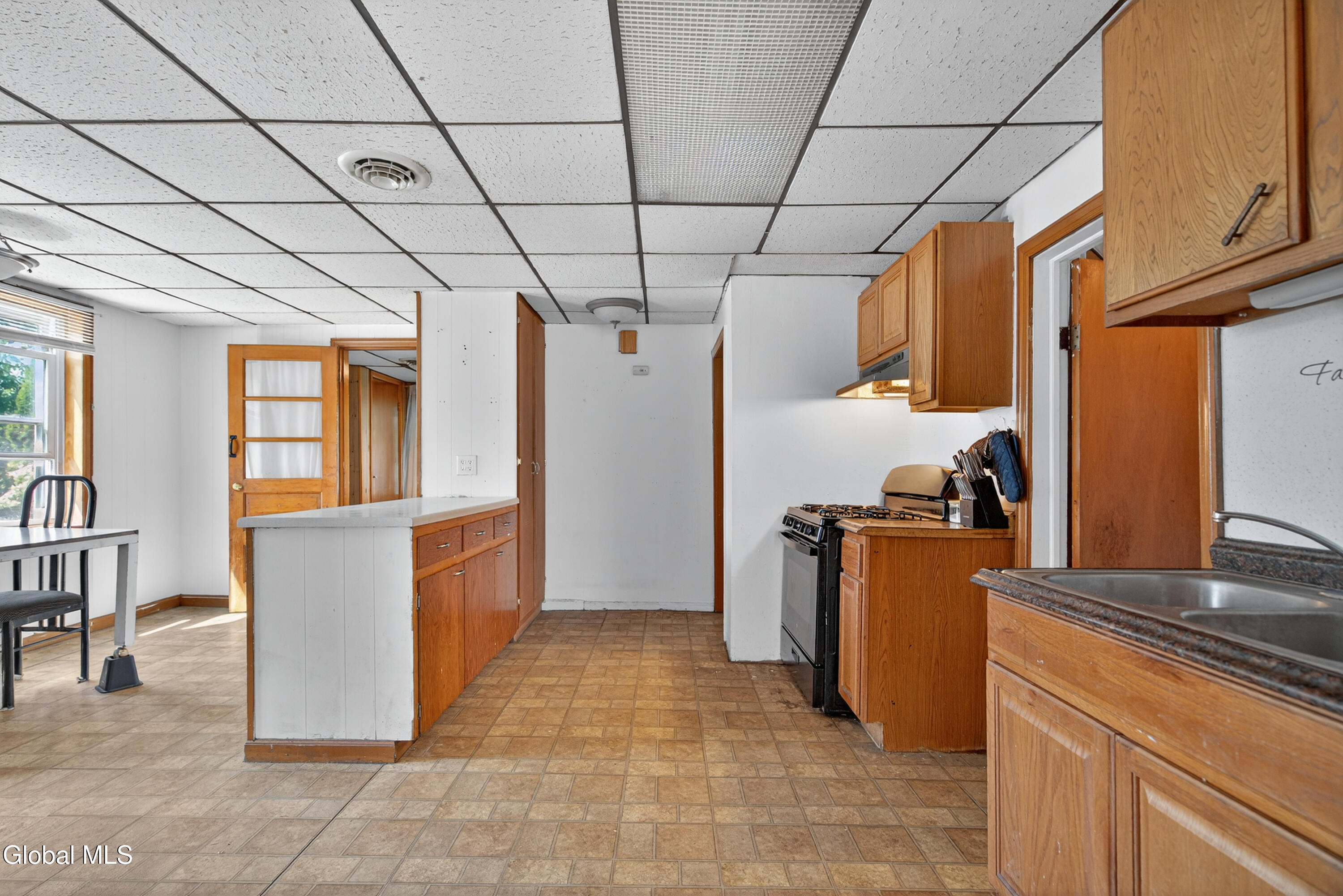 Watervliet, New York 12189, United States, 5 Bedrooms Bedrooms, ,2 BathroomsBathrooms,Residential,Active,193358