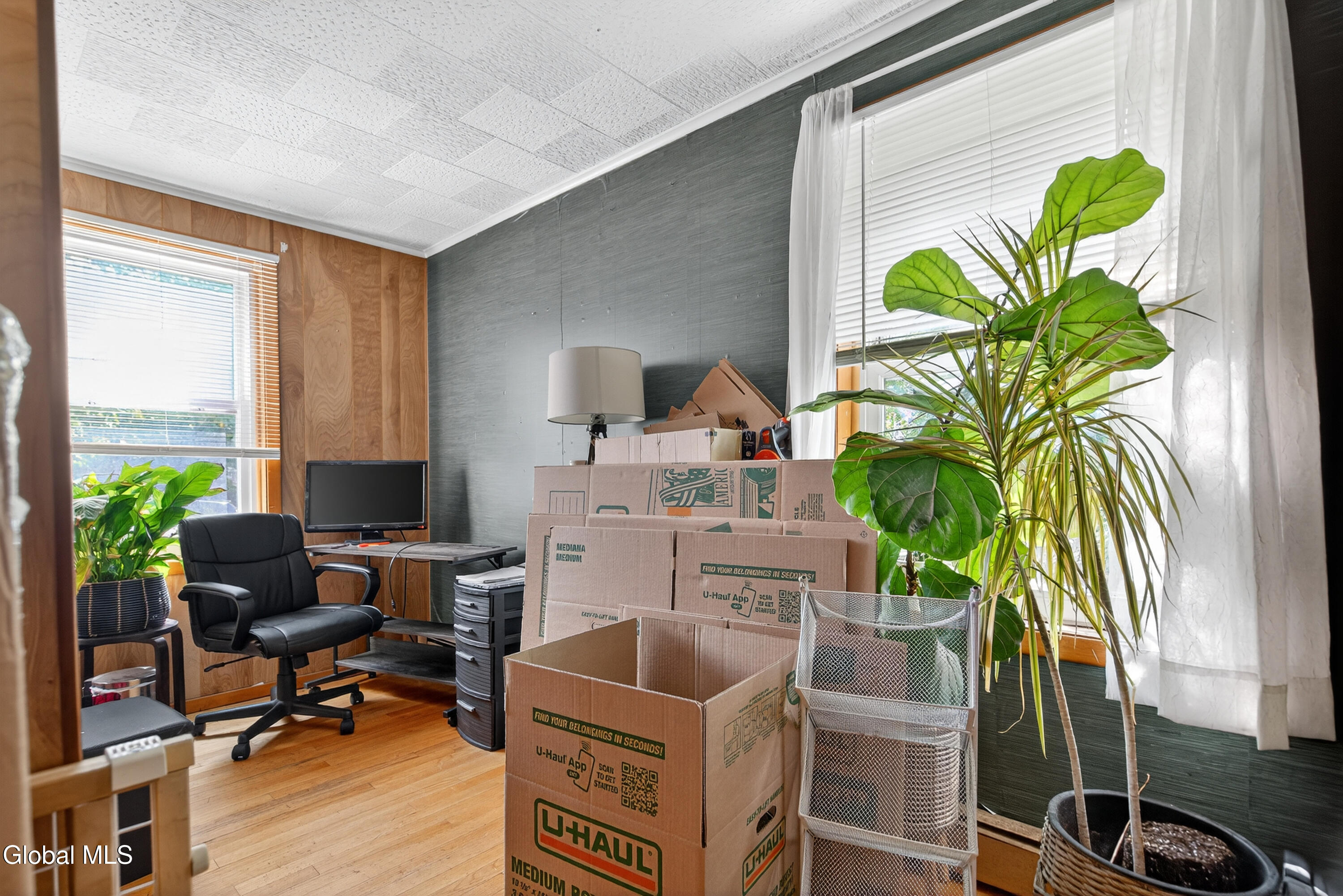 Watervliet, New York 12189, United States, 5 Bedrooms Bedrooms, ,2 BathroomsBathrooms,Residential,Active,193358