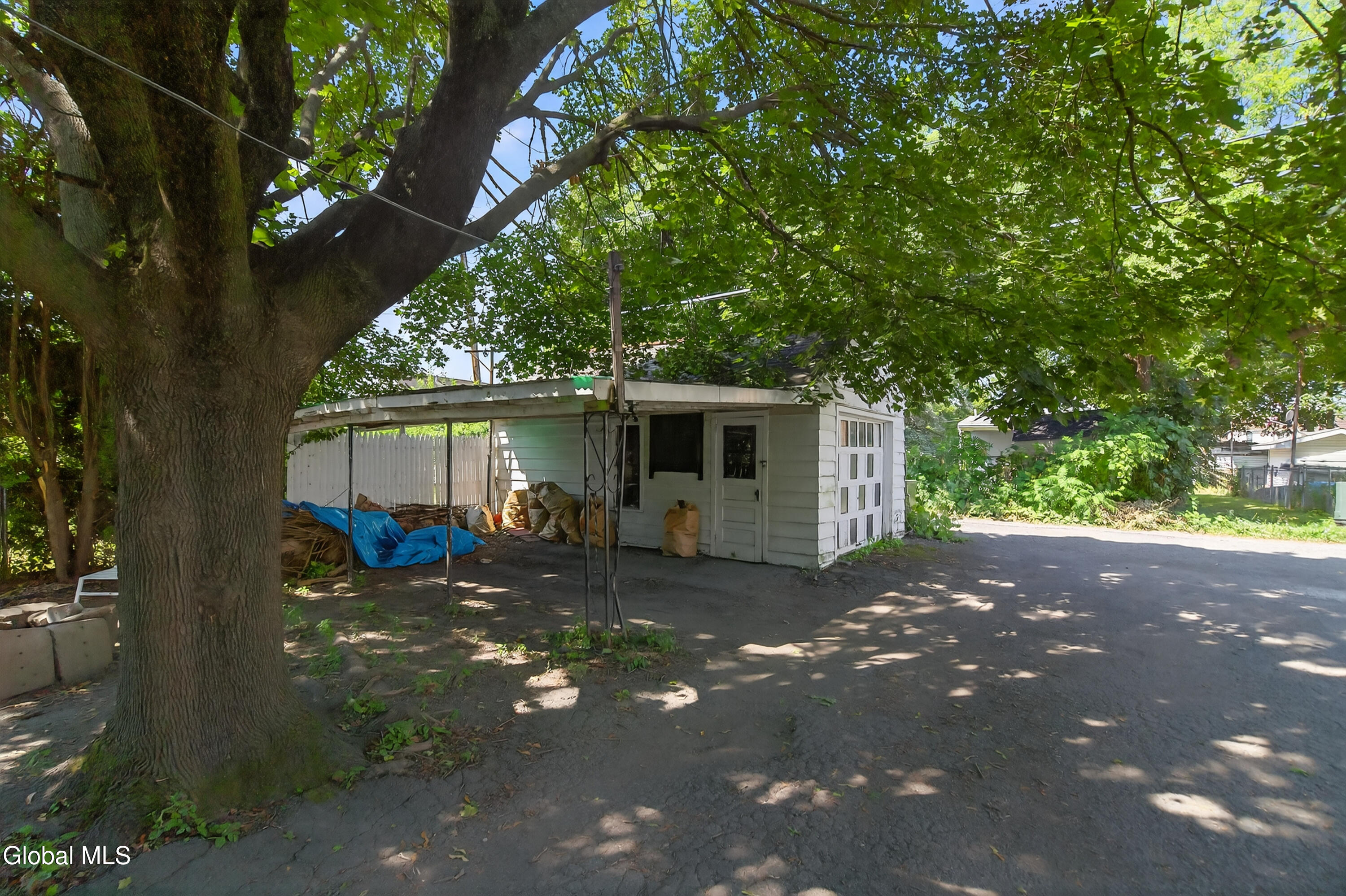 Watervliet, New York 12189, United States, 5 Bedrooms Bedrooms, ,2 BathroomsBathrooms,Residential,Active,193358