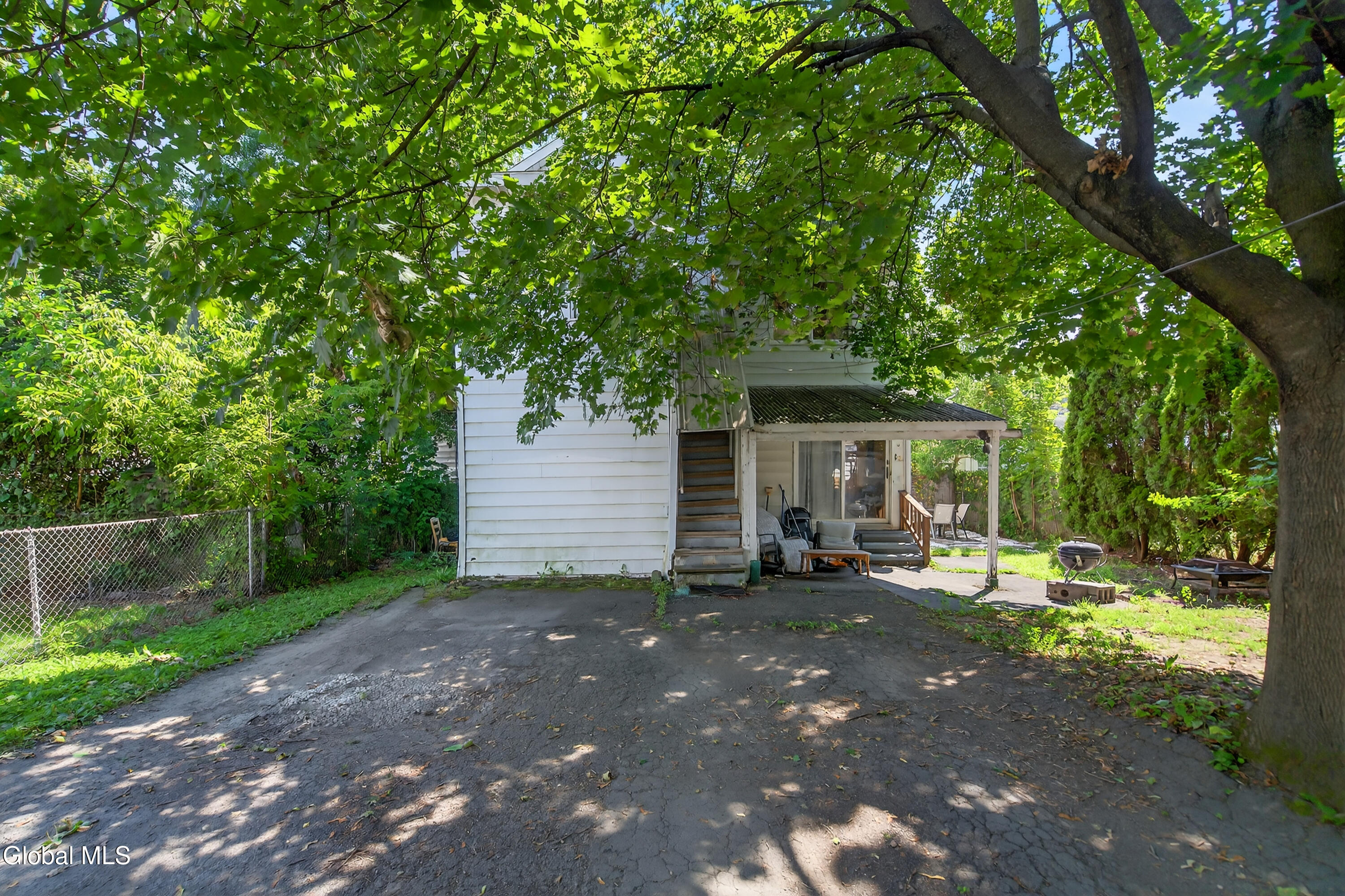 Watervliet, New York 12189, United States, 5 Bedrooms Bedrooms, ,2 BathroomsBathrooms,Residential,Active,193358