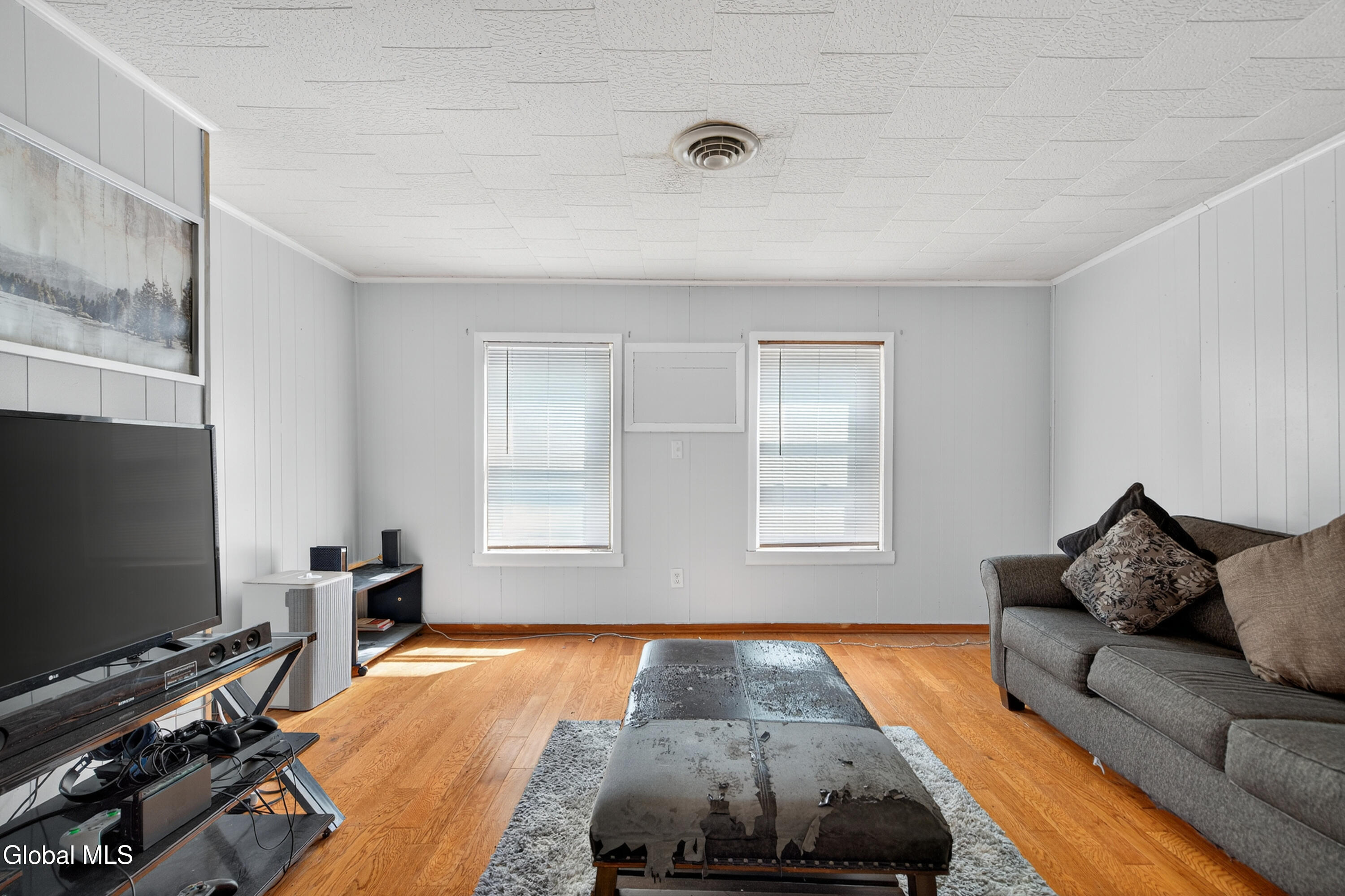 Watervliet, New York 12189, United States, 5 Bedrooms Bedrooms, ,2 BathroomsBathrooms,Residential,Active,193358