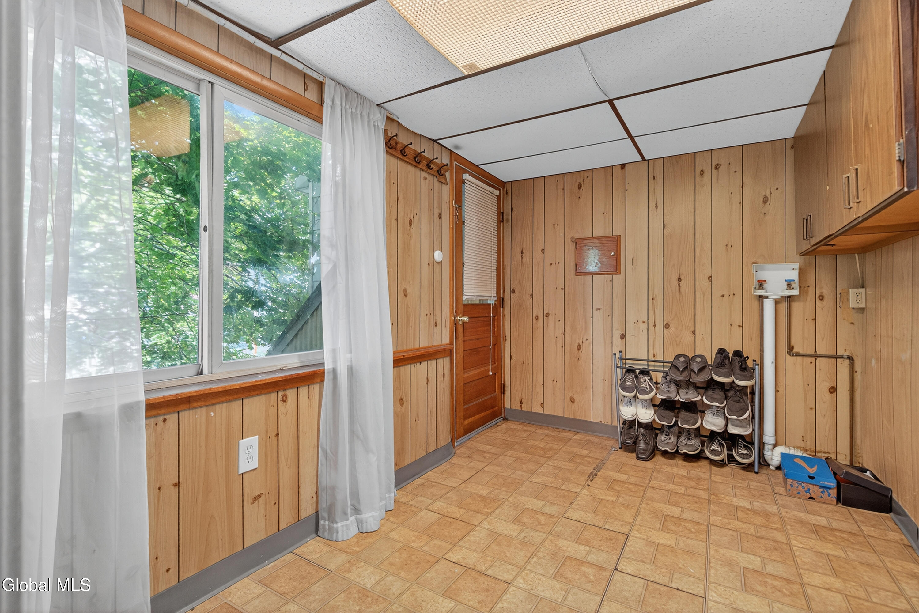 Watervliet, New York 12189, United States, 5 Bedrooms Bedrooms, ,2 BathroomsBathrooms,Residential,Active,193358