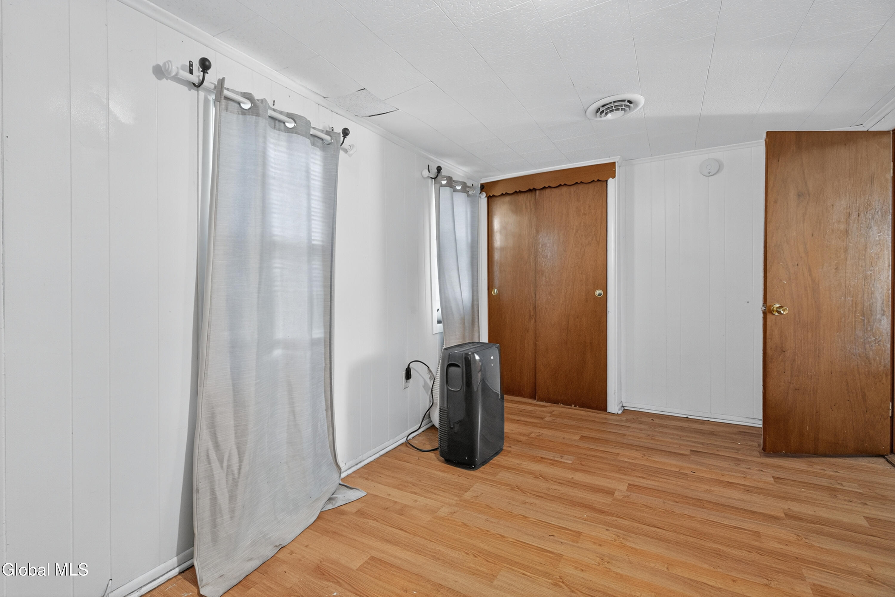 Watervliet, New York 12189, United States, 5 Bedrooms Bedrooms, ,2 BathroomsBathrooms,Residential,Active,193358