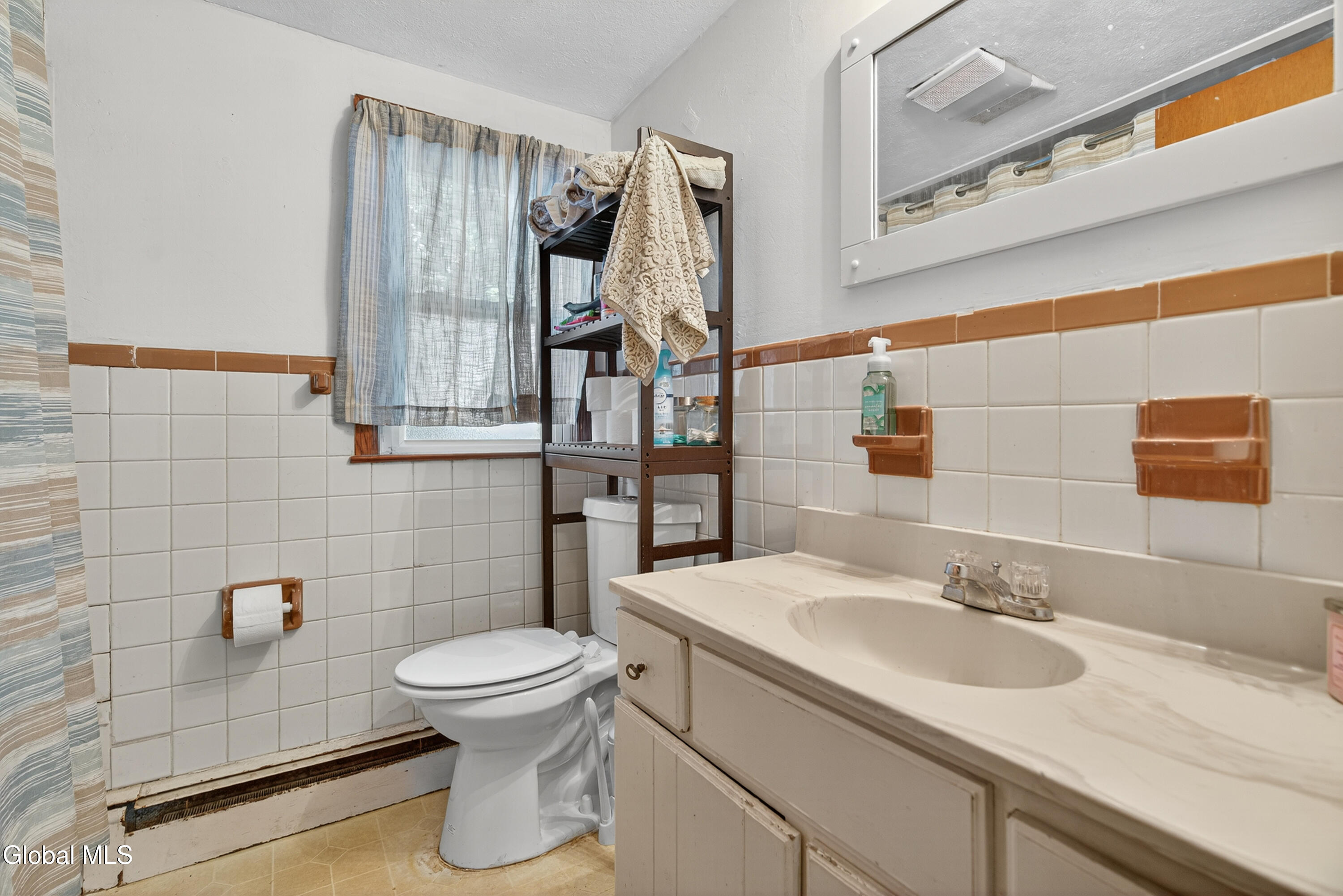 Watervliet, New York 12189, United States, 5 Bedrooms Bedrooms, ,2 BathroomsBathrooms,Residential,Active,193358