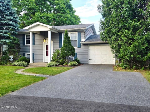 Photo of 61 Vanderbilt Avenue, Saratoga Springs, NY 12866 (MLS # 202619755)