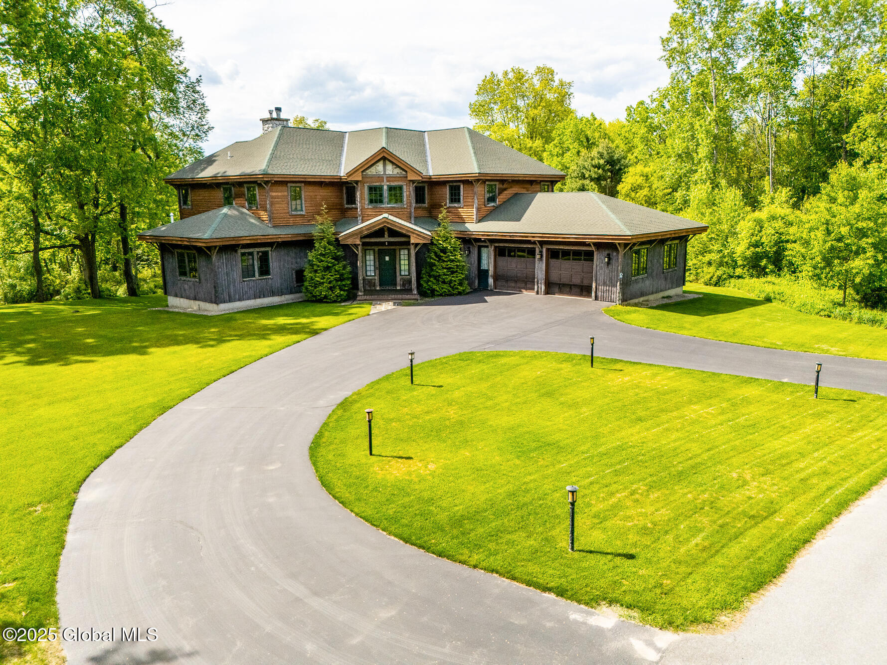 24 Wildwood Place, Queensbury, New York image 1