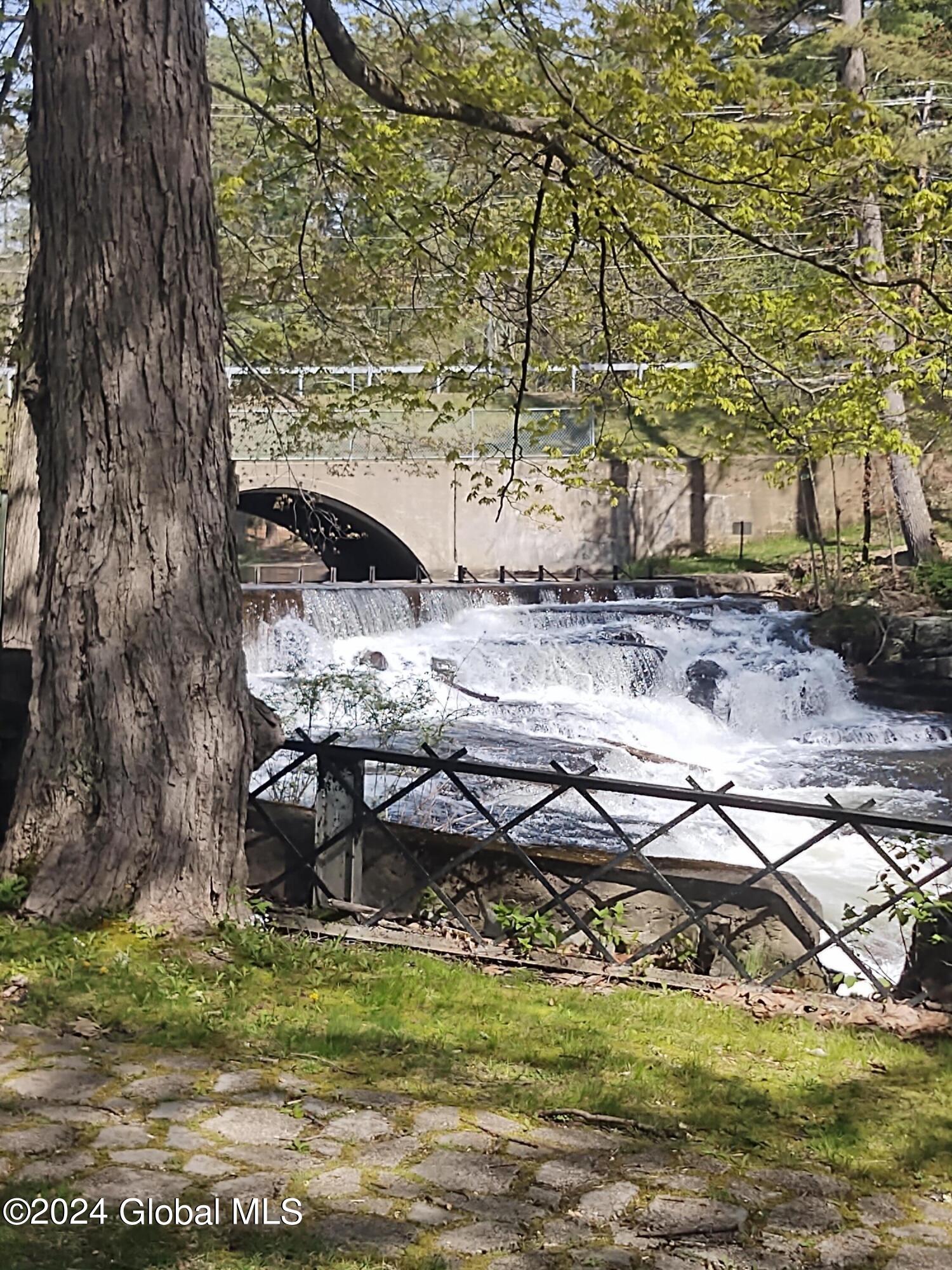 Lake Luzerne, New York 12846, United States, 5 Bedrooms Bedrooms, ,3 BathroomsBathrooms,Residential,Active,85333