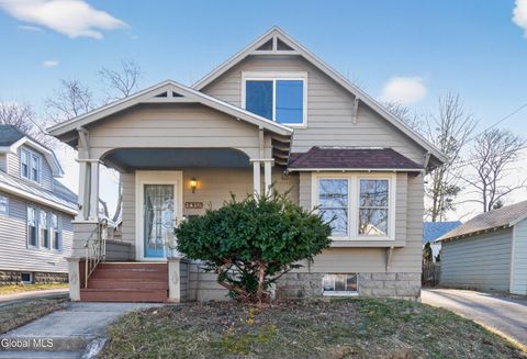 Photo of 1418 Garner Avenue, Schenectady, NY 12309 (MLS # 202613707)