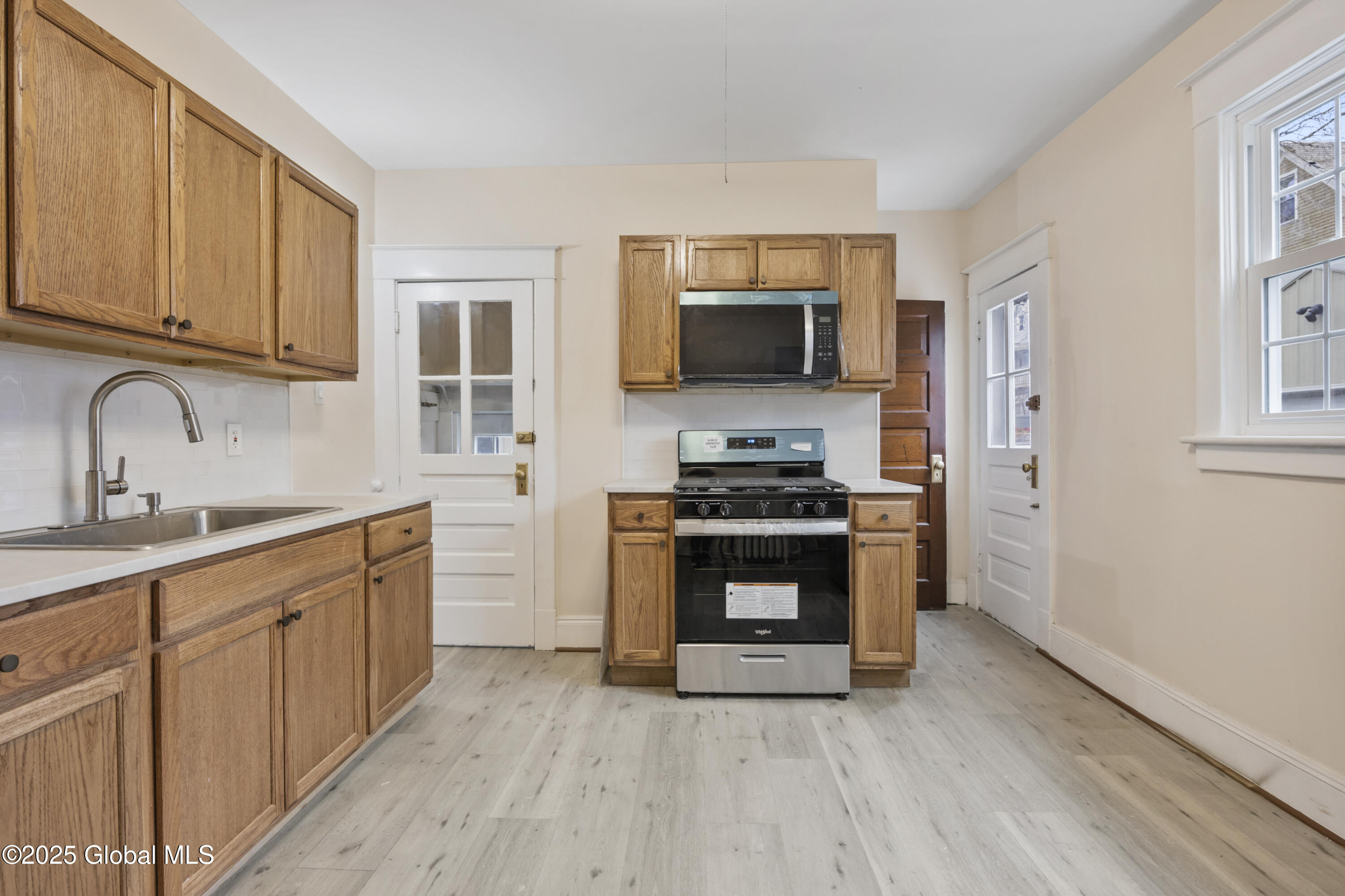 559 Myrtle Avenue, Albany, New York image 13