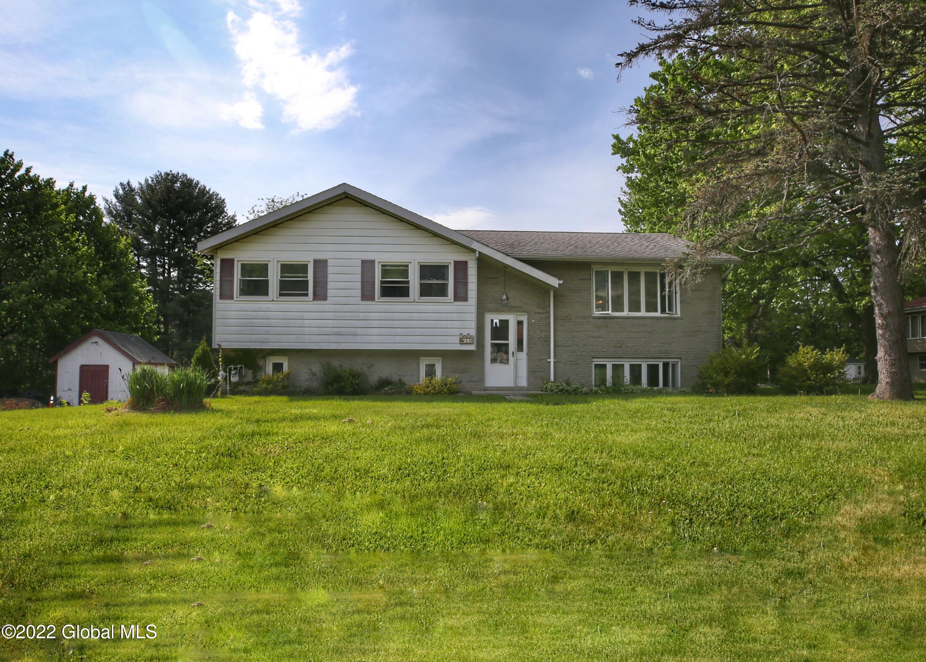 10 Bayberry Drive, Castleton On Hudson, New York image 1