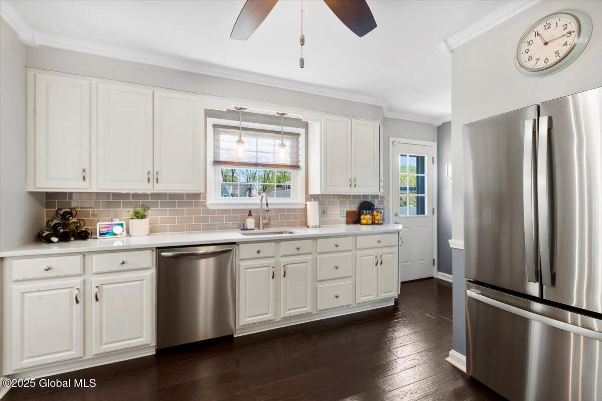 1049 Eugene Drive, Schenectady, New York image 9