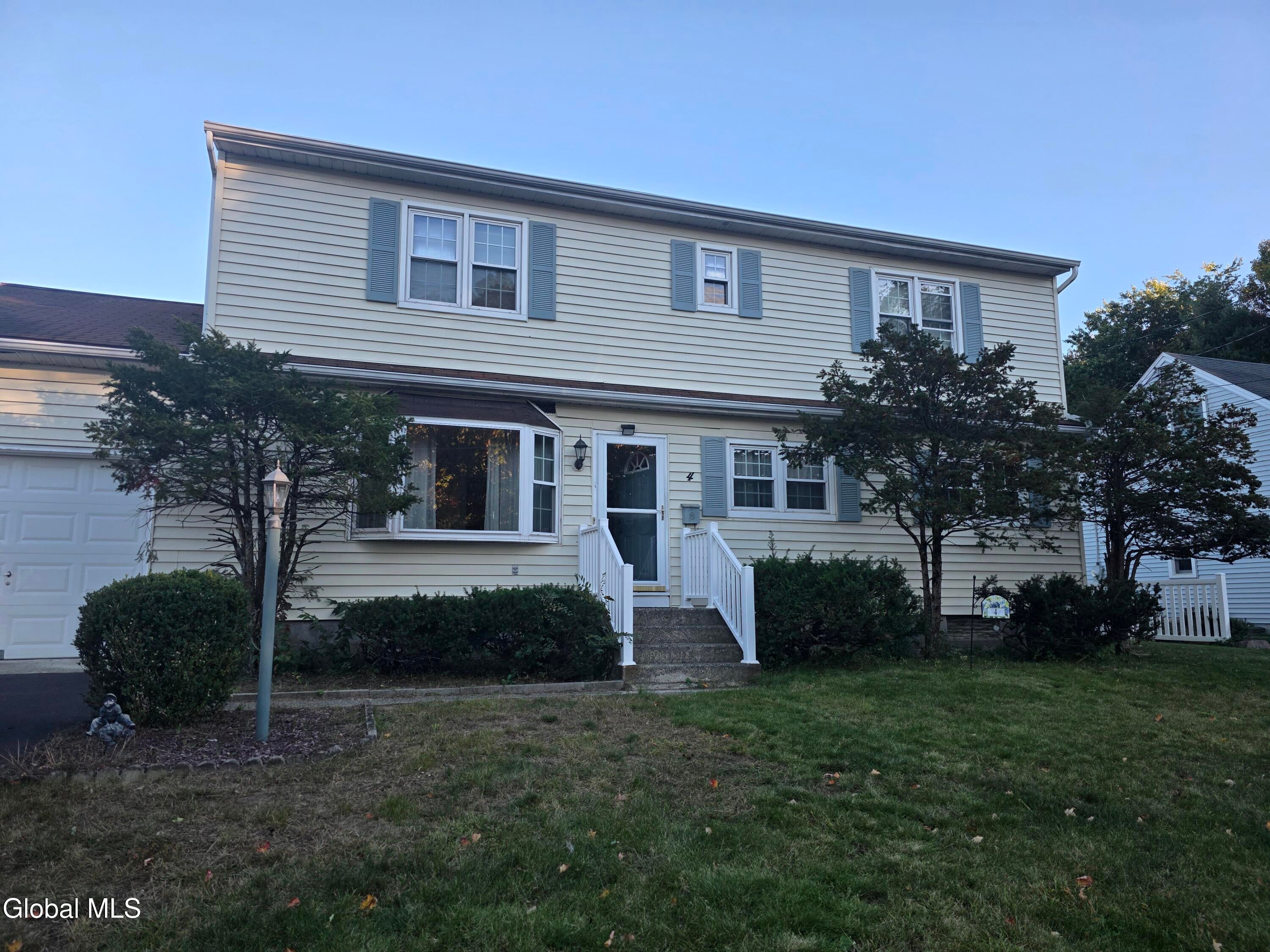 4 Chris Place