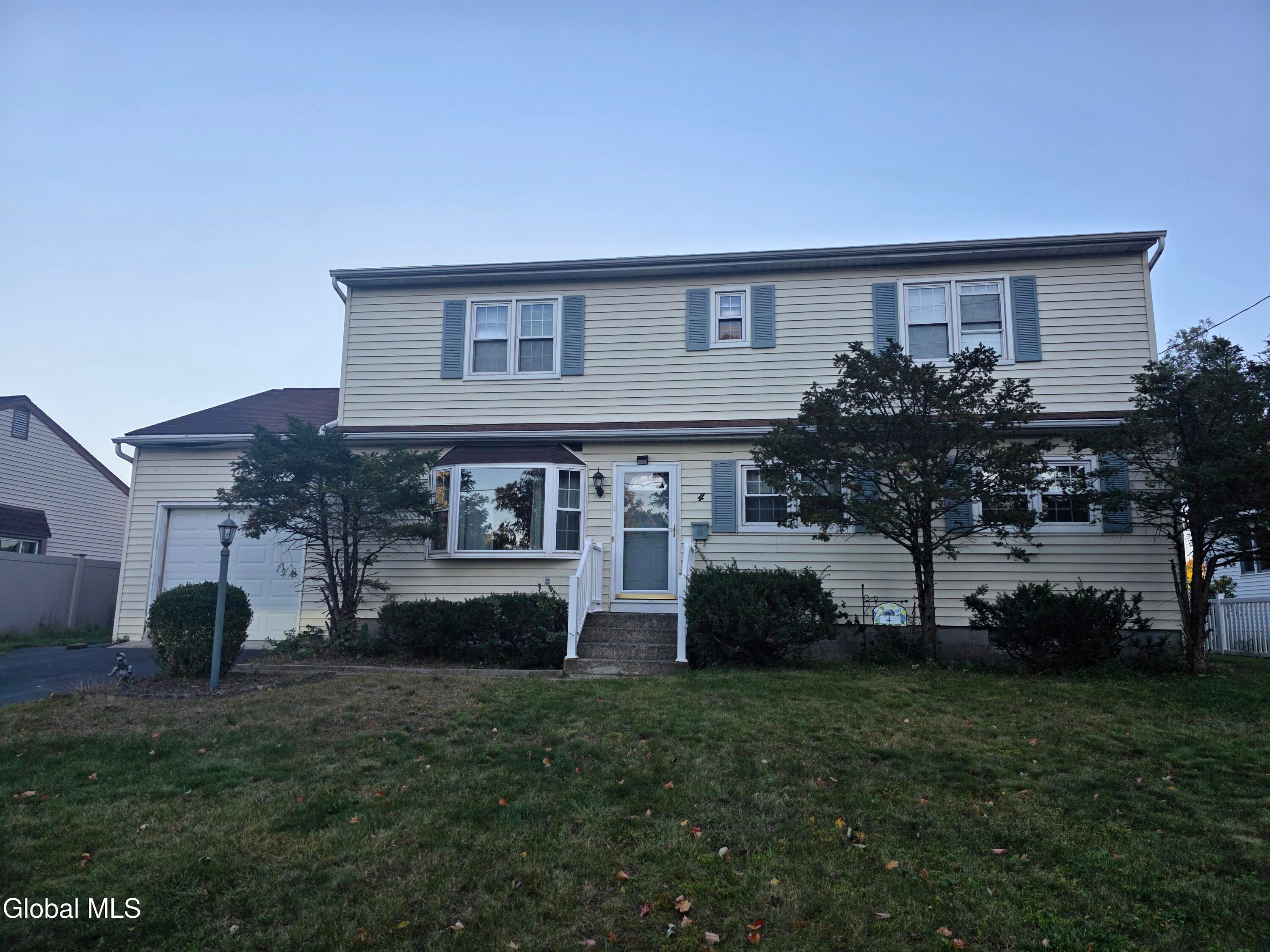 4 Chris Place